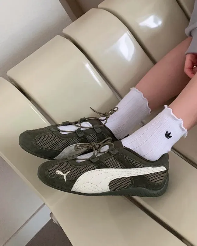 INGRAINED｜PUMA Speedcat Go "Olive White" 賽車鞋 芭蕾舞鞋 涼鞋 橄欖綠 軍綠 網布 麂皮 女鞋 403589-07