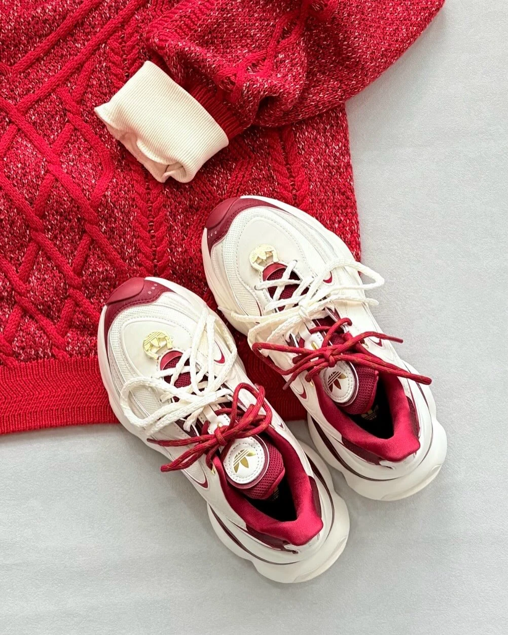 INGRAINED｜ADIDAS OZVENUZ 2026年 馬年限定 紅色 馬蹄 蝴蝶鞋 增高 厚底 宋雨琦同款 KI2801
