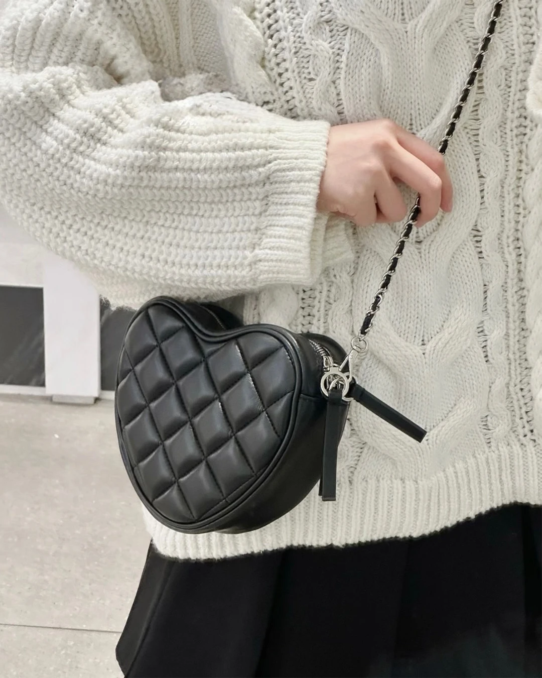CHARLES & KEITH ｜小CK 絎縫愛心 鏈條包 心形 菱格 肩背包 單肩包 可調節
