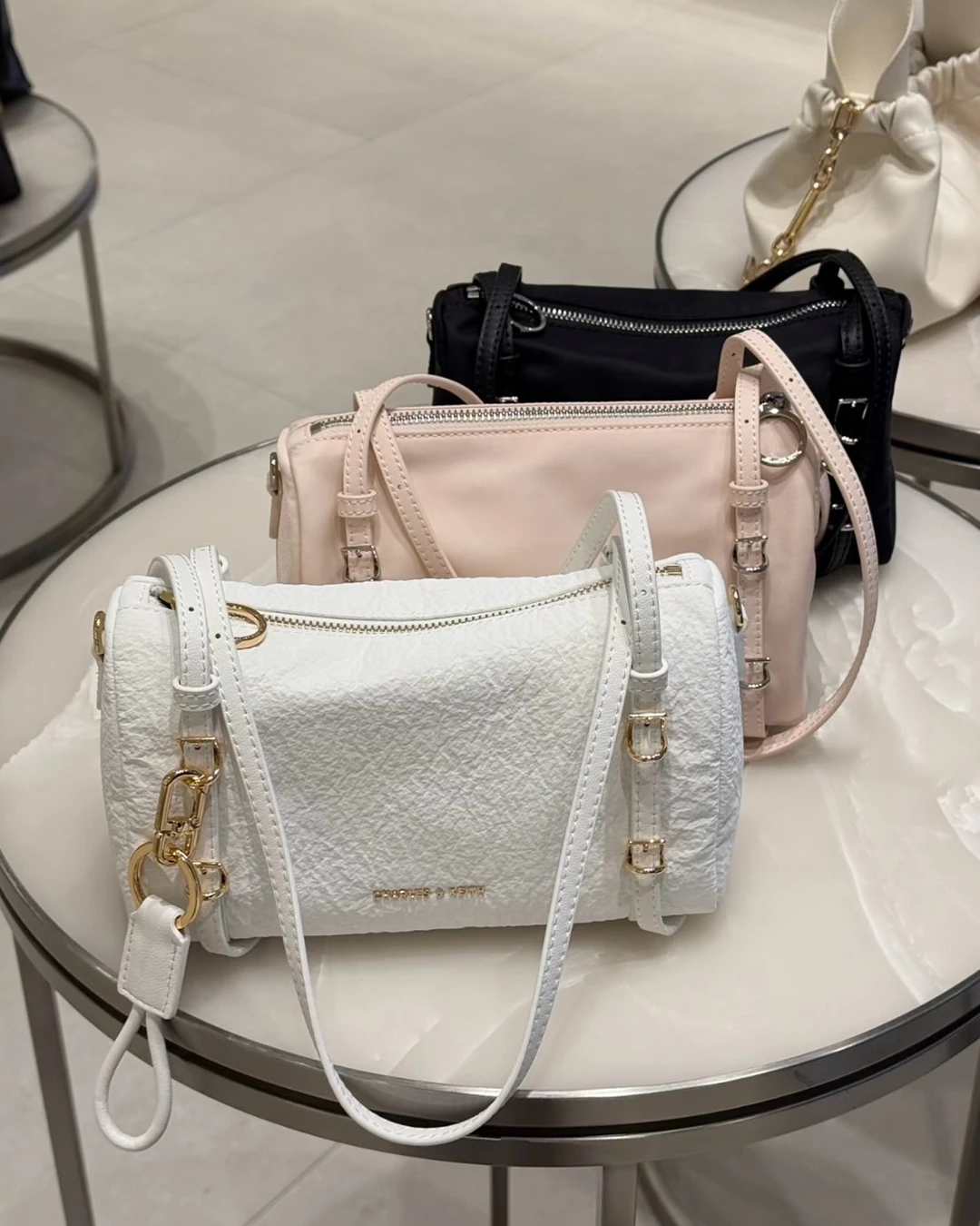 CHARLES & KEITH ｜小CK LEVY 尼龍 肩背包