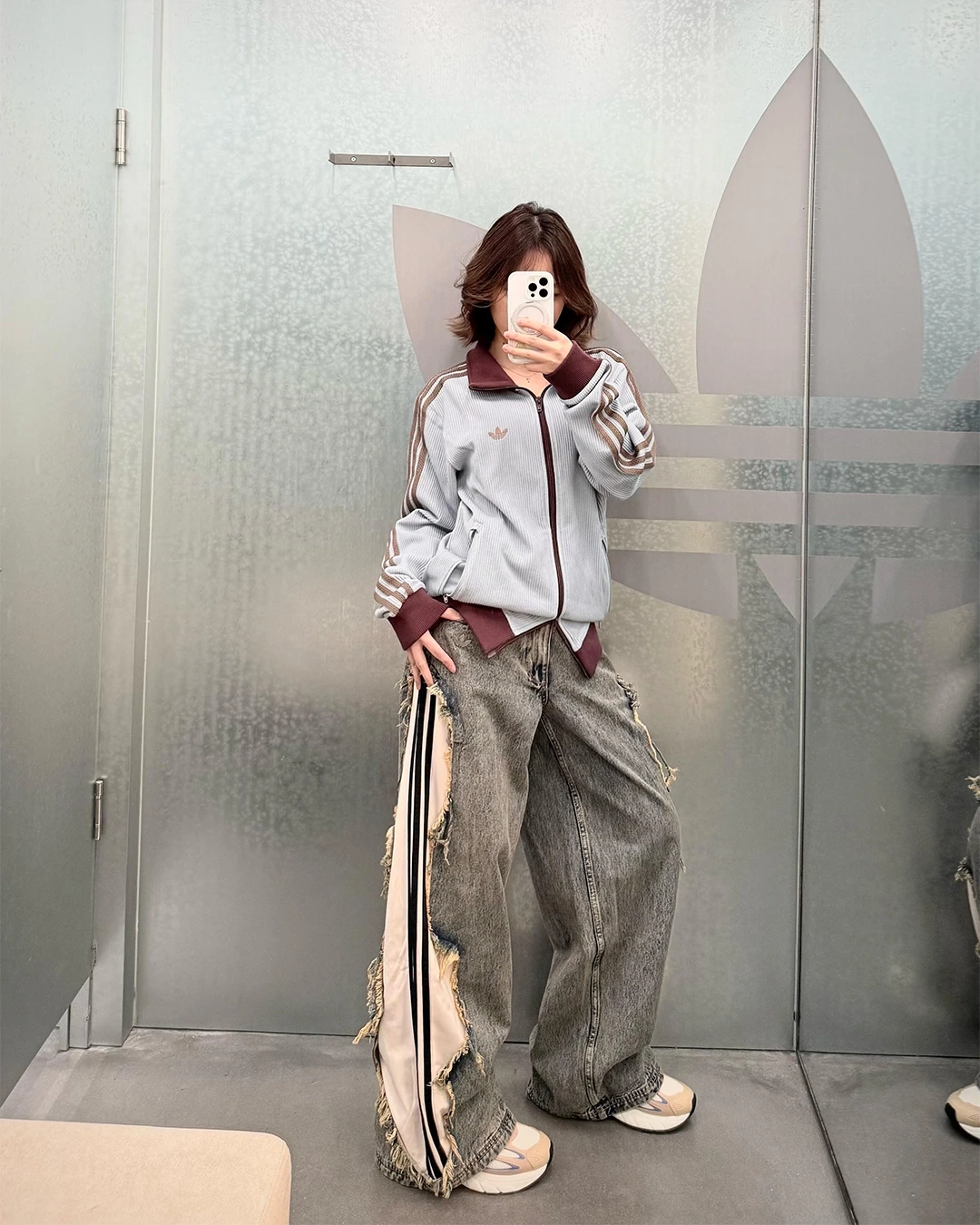 ADIDAS ORIGINALS ADILENIUM ｜破壞牛仔 寬鬆 闊腿褲 長褲 三線 磨毛 流蘇 灰色 藍黑色 女款