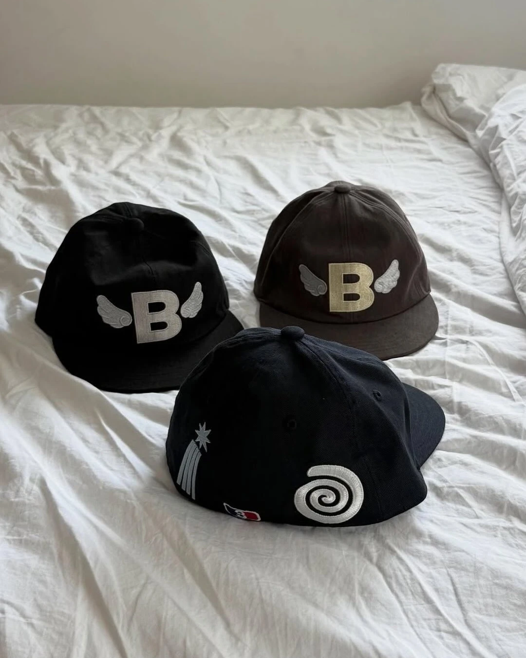 BAUF ｜翅膀 天使之翼 刺繡LOGO 全封帽 棒球帽
