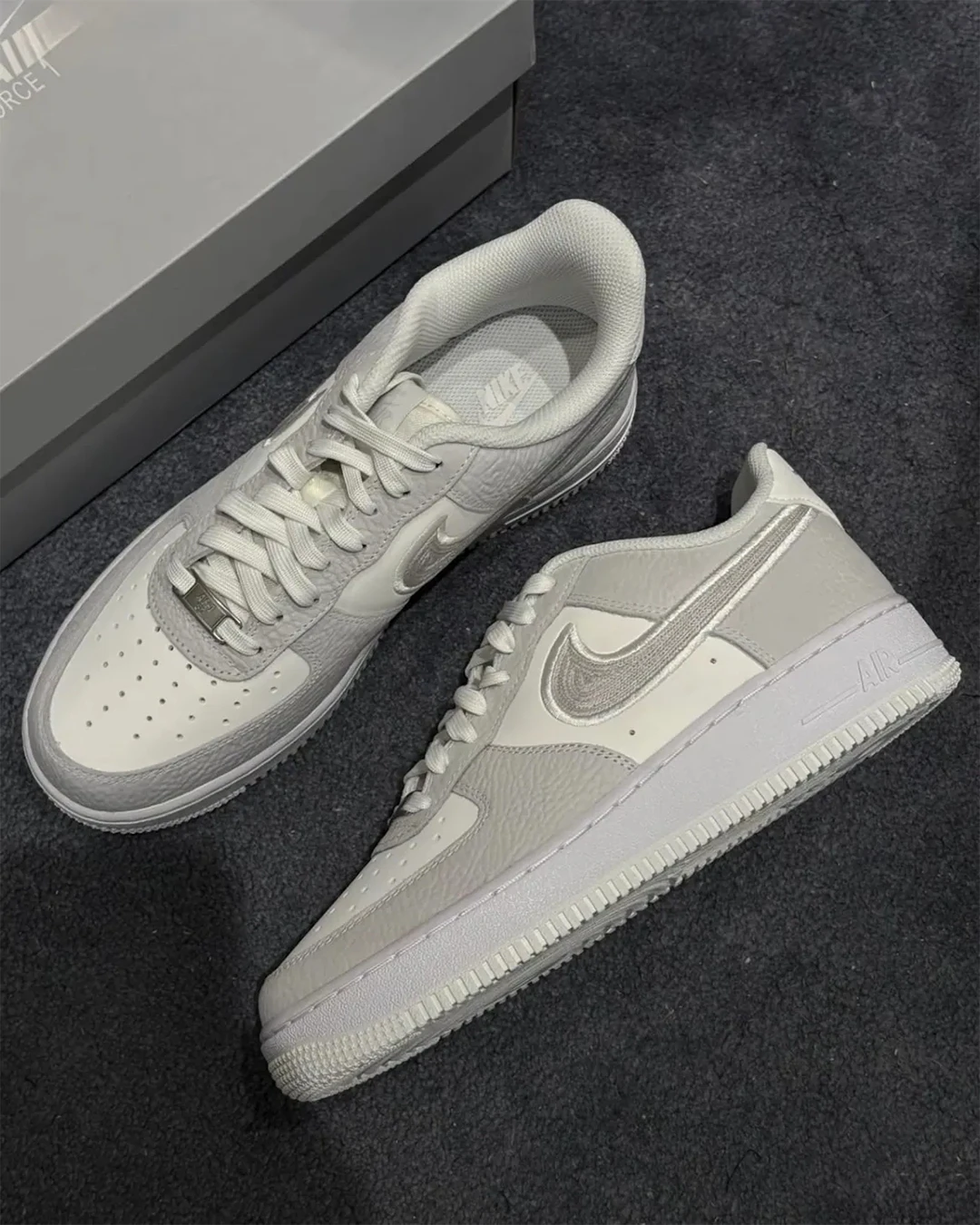 INGRAINED｜Nike Air Force 1｜灰白 刺繡 大理石紋 磨砂皮革拼接 低筒 漸層 拼接 IB6842-100