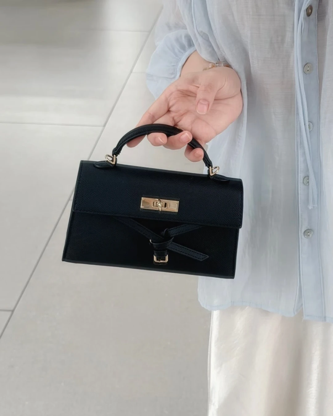 Charles & Keith ｜綁帶手提包 小CK 金屬扣 凱莉包 側背包 小包