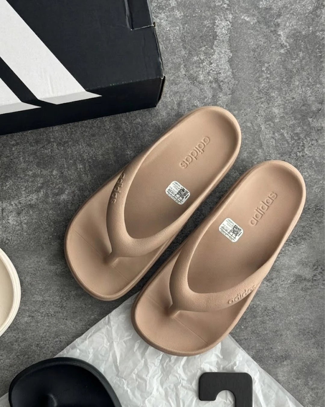 INGRAINED｜Adidas Adilette Lumia｜人字拖鞋 全防水 夾腳拖 黑 米白 卡其 JR9715 HP6945 HP6944