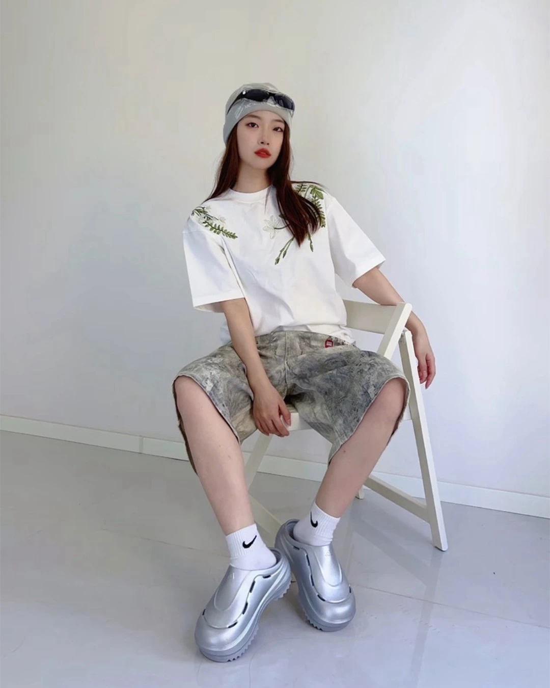 INGRAINED｜adidas OZWAVE CLOG｜洞洞鞋 未來感 科技感 包頭拖鞋 銀色 JR6757