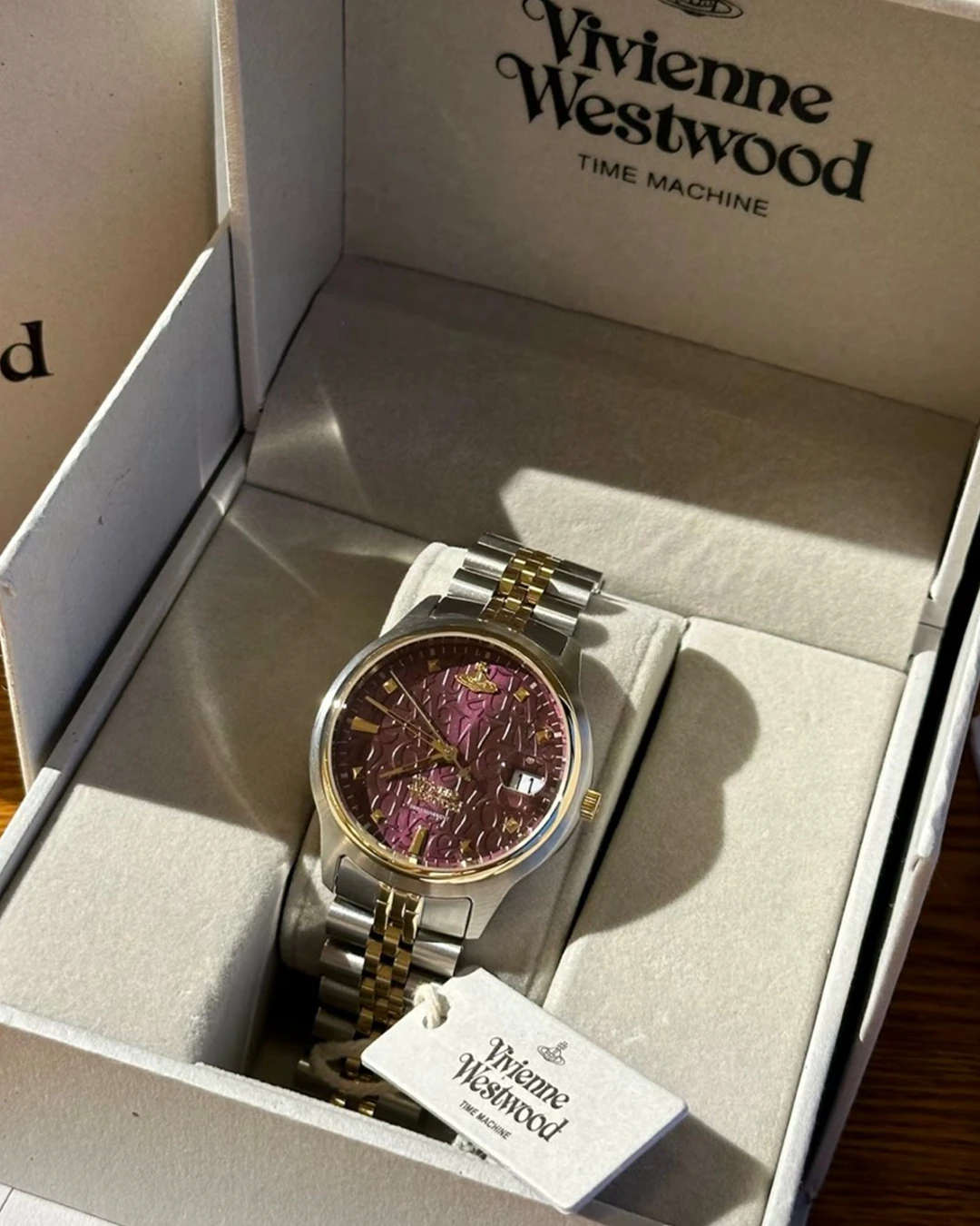 Vivienne Westwood｜手錶 37mm 腕錶 石英機芯 精鋼錶帶 紫色錶盤 紫色 浮雕錶盤 土星元素