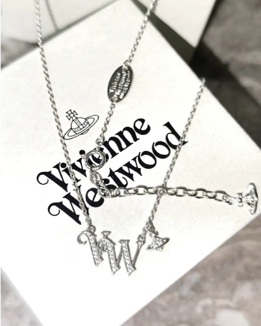 VIVIENNE WESTWOOD｜Man. VW Pendant Necklace字母滿鑽 長項鍊 銀色