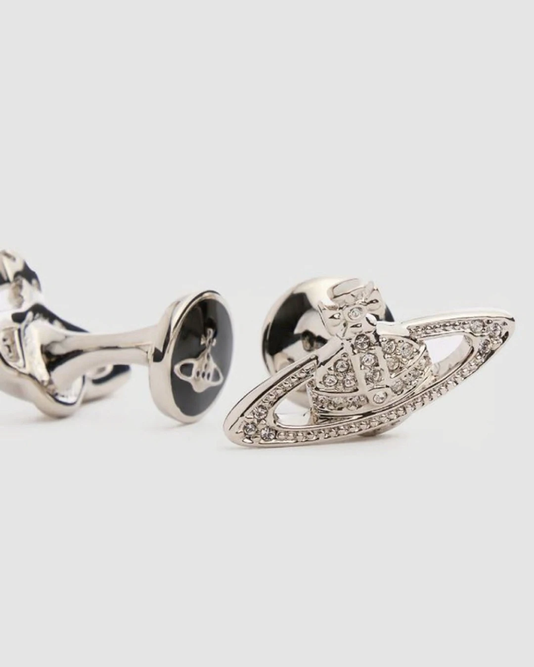 Vivienne Westwood｜Mini Bas Relief Cufflinks 浮雕土星袖扣 鉑金水鑽 西太后 薇薇安 袖釦 滿鑽logo
