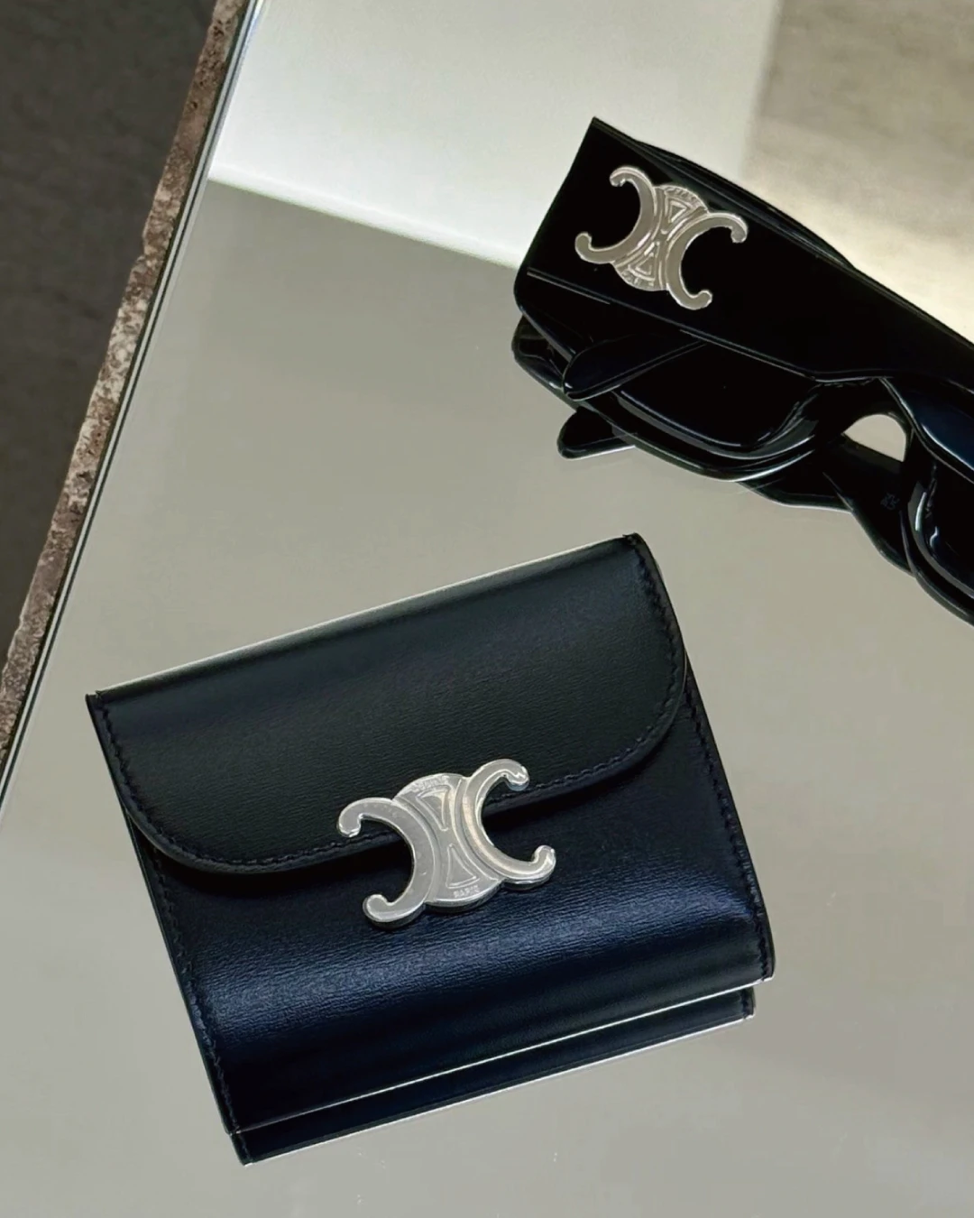CELINE｜黑色短夾 俐落剪裁 極簡高級 低調奢華 高級感 輕奢配件