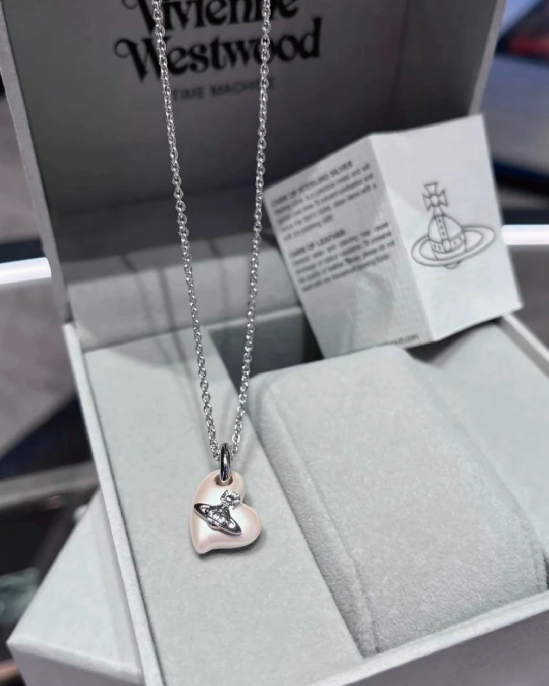 Vivienne Westwood｜Florentia Pendant Necklace 西太后 心型吊墜 不規則愛心 珍珠光澤