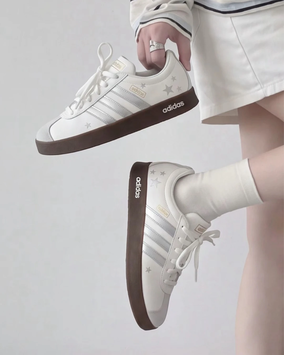 ADIDAS｜星星 銀色 米白 焦糖生膠底 麂皮鞋頭 小白鞋 板鞋