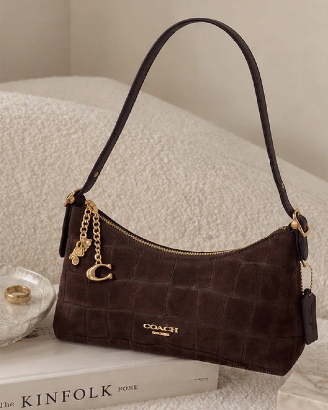 COACH｜COACH鱷魚紋壓花麂皮肩背包 復古穿搭 秋冬穿搭 精品配件 CFO46-IMMPL