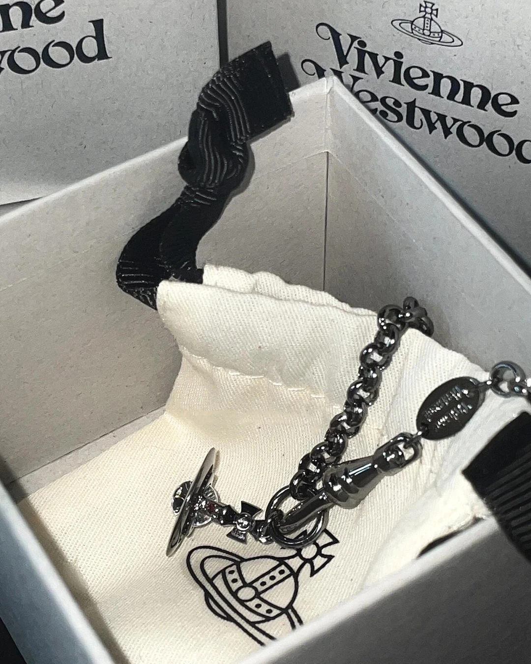 Vivienne Westwood｜New Petite Orb 迷你土星手鍊 槍色