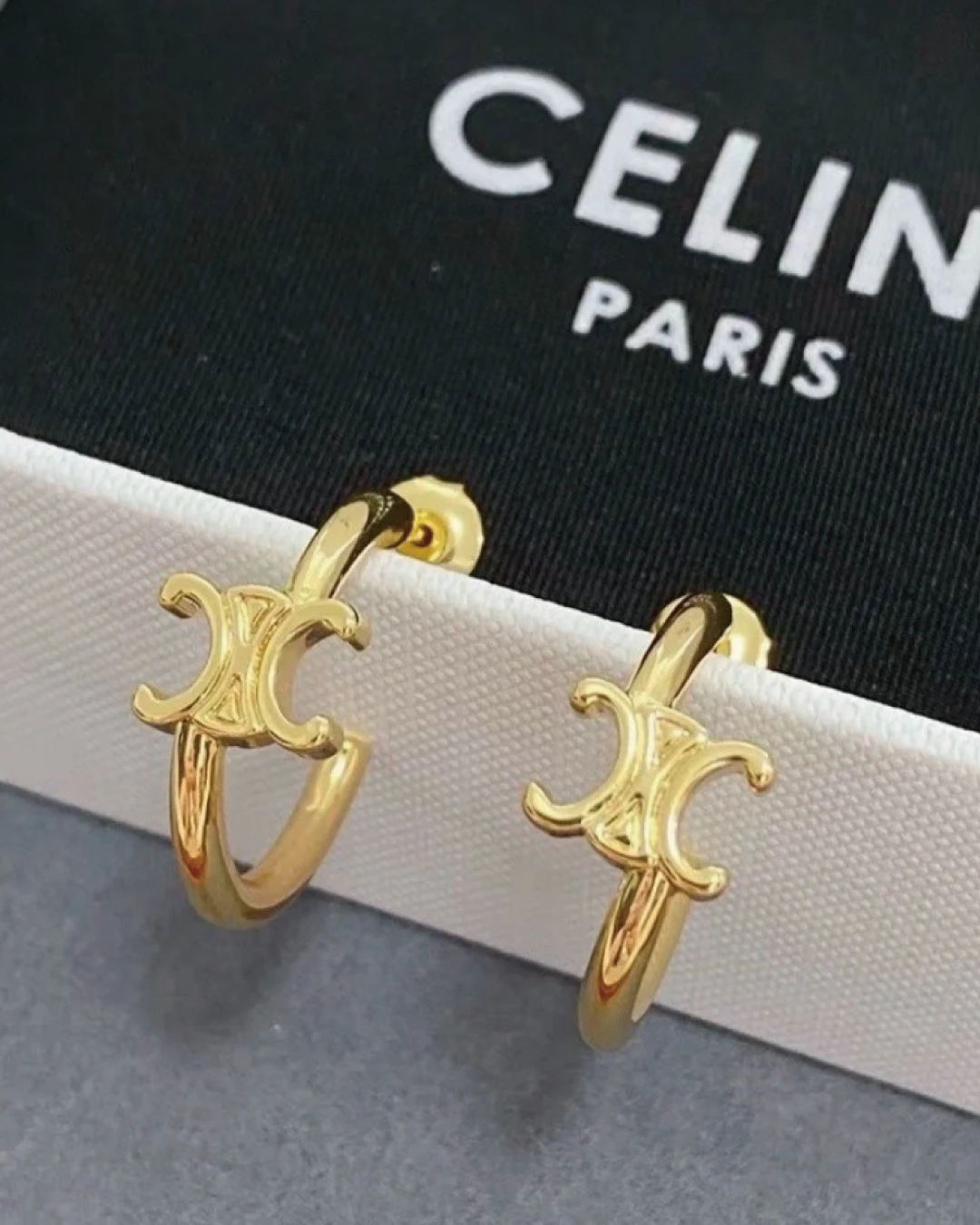 CELINE｜CELINE TRIOMPHE ASYMMETRIC  不對稱圈形針 法式優雅 高級感 針式耳環