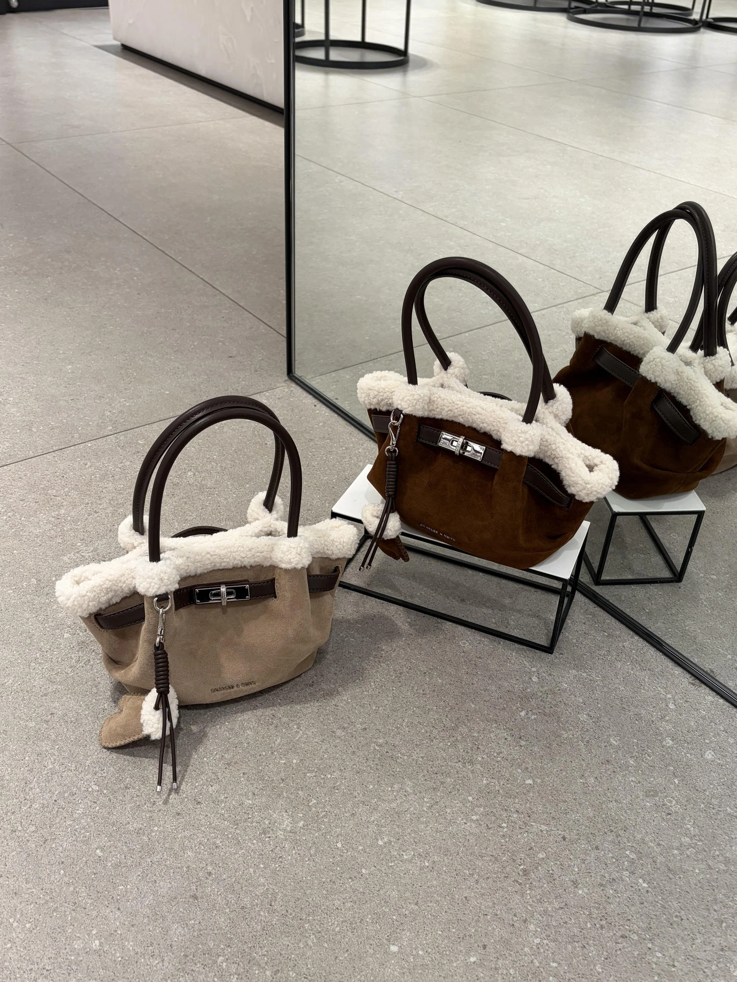 CHARLES & KEITH｜小CK 麂皮羊羔毛 托特包 深棕 米色 秋冬新款