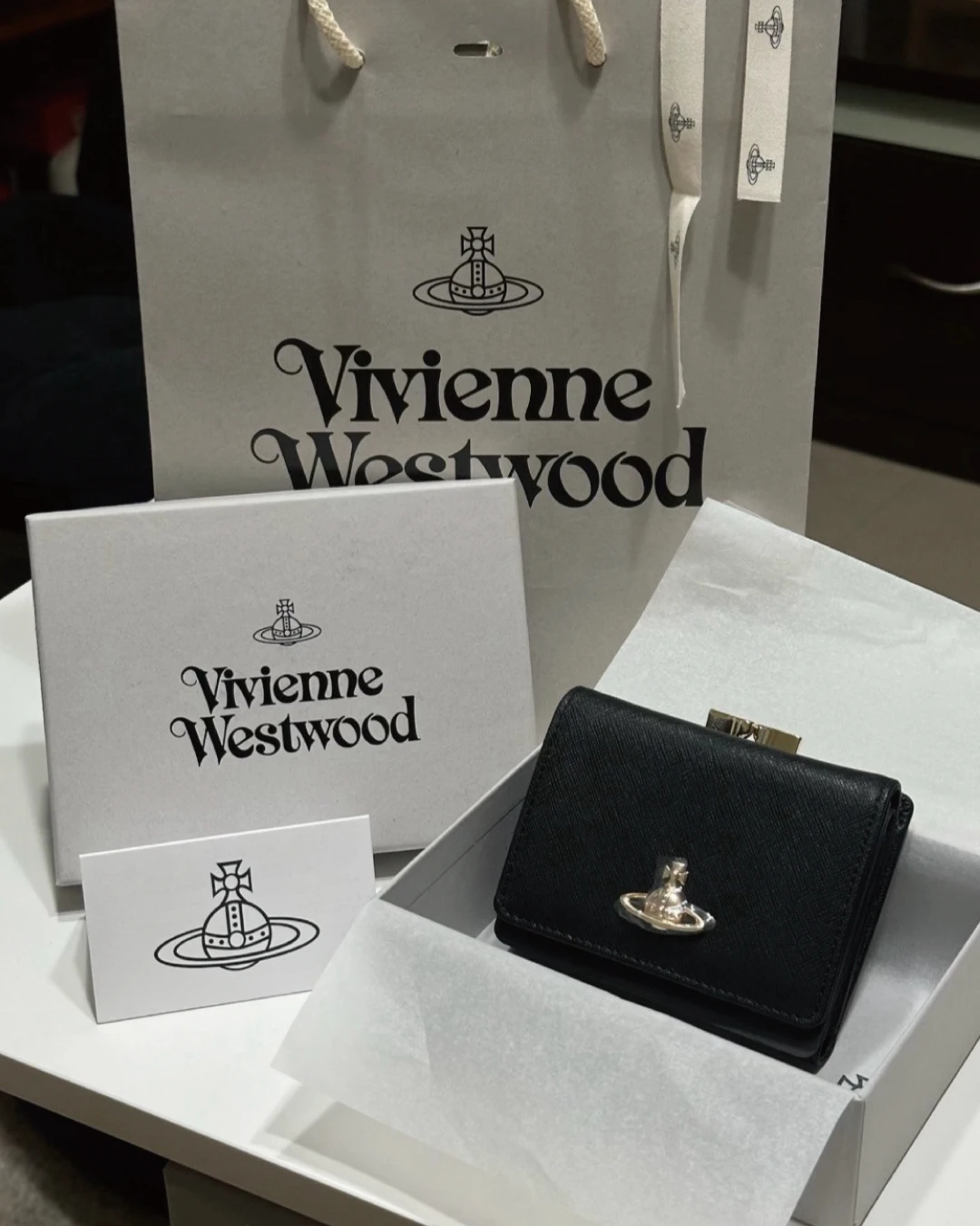 Vivienne Westwood｜Small Frame Wallet 薇薇安 西太后 Saffiano 十字紋 土星 口金 三折 短夾 皮夾 黑色