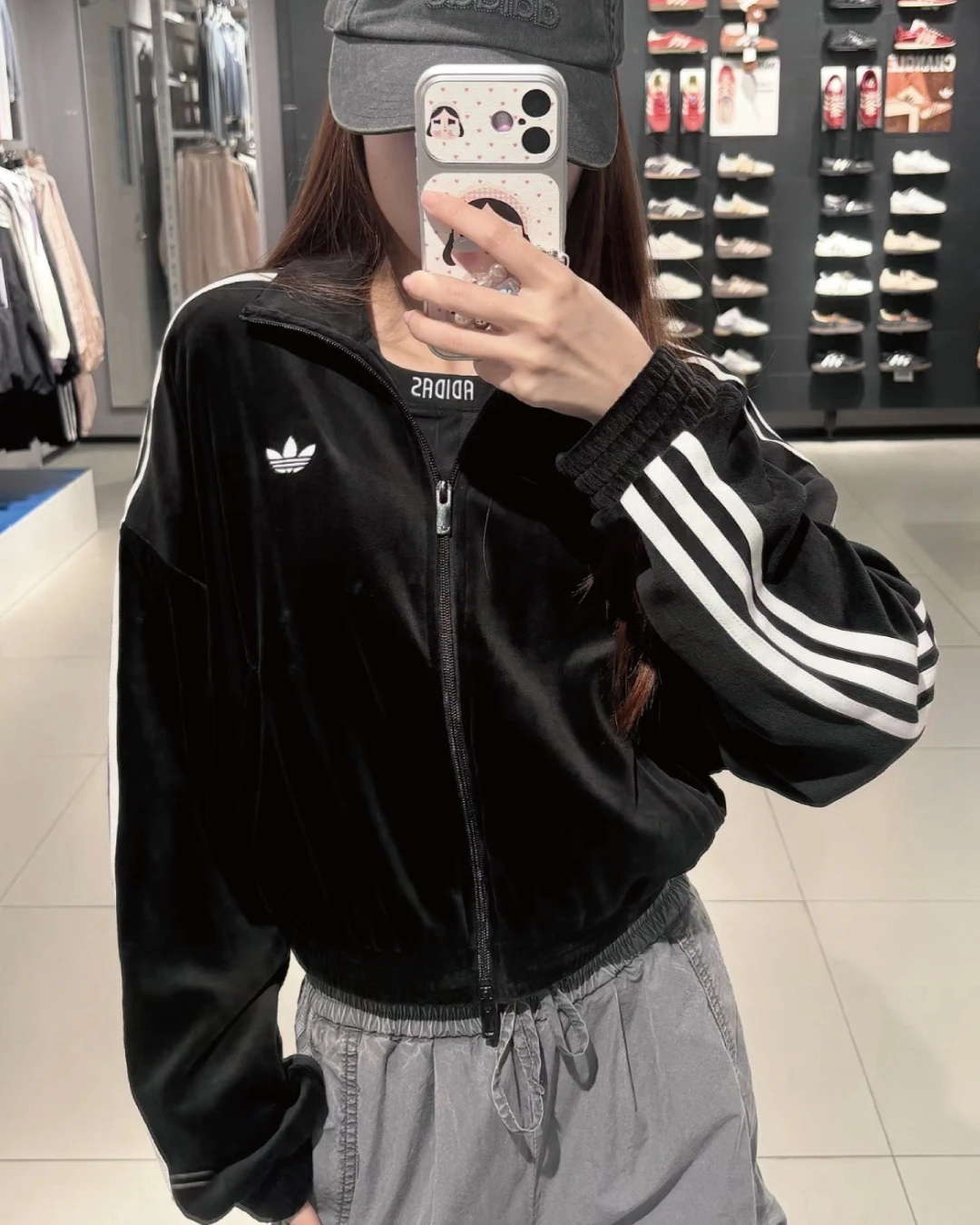 ADIDAS｜ADIDAS ORIGINALS 絲絨短版立領外套 復古運動風 韓系 街頭 甜酷穿搭 LG4297