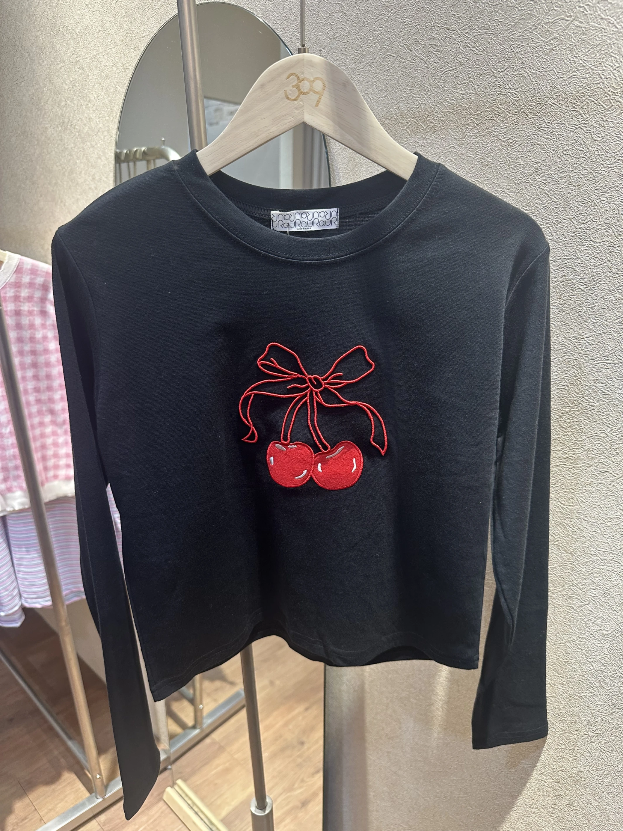 Birthday 櫻桃刺繡短上衣