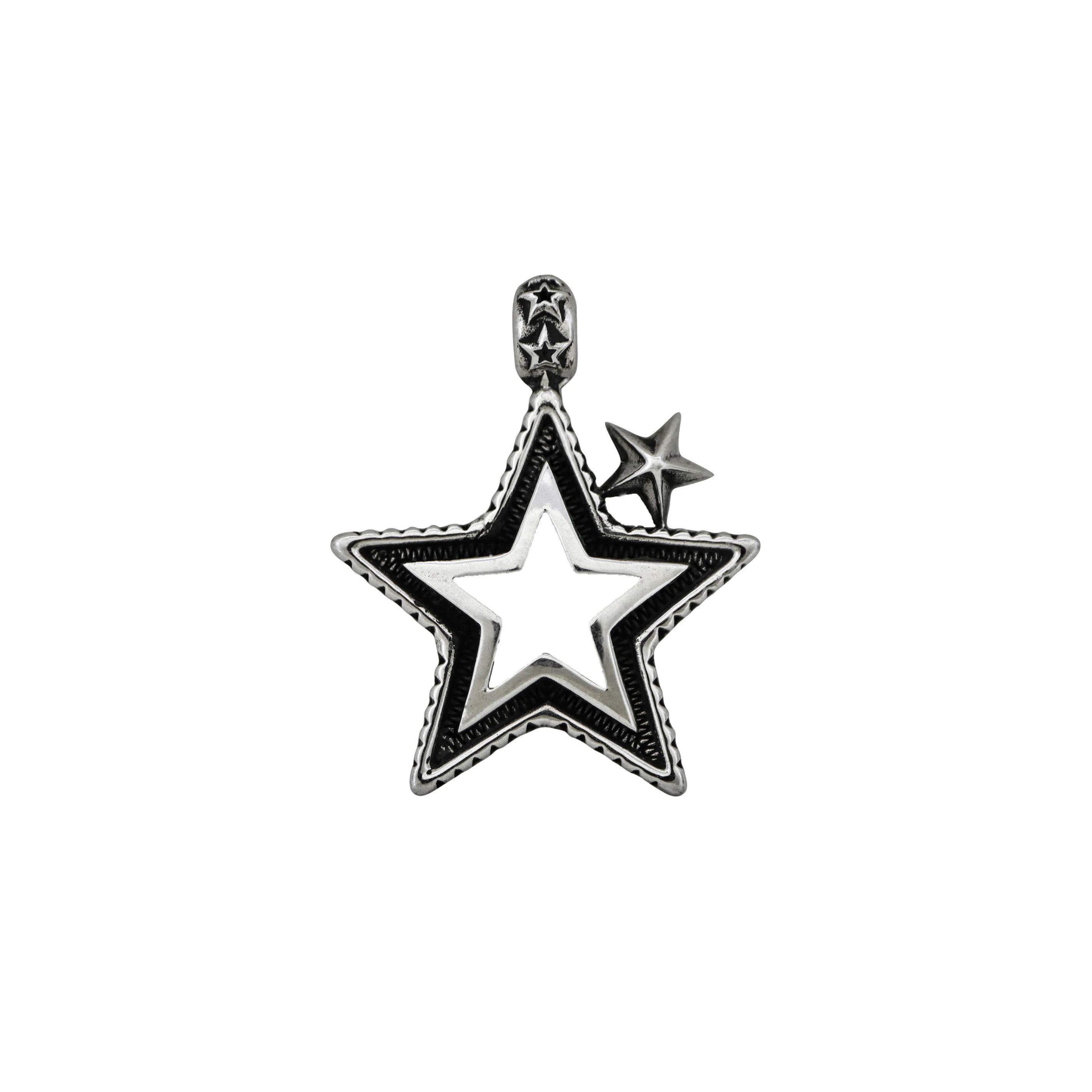 SMALL CUT OUT STAR SQUARED PENDANT