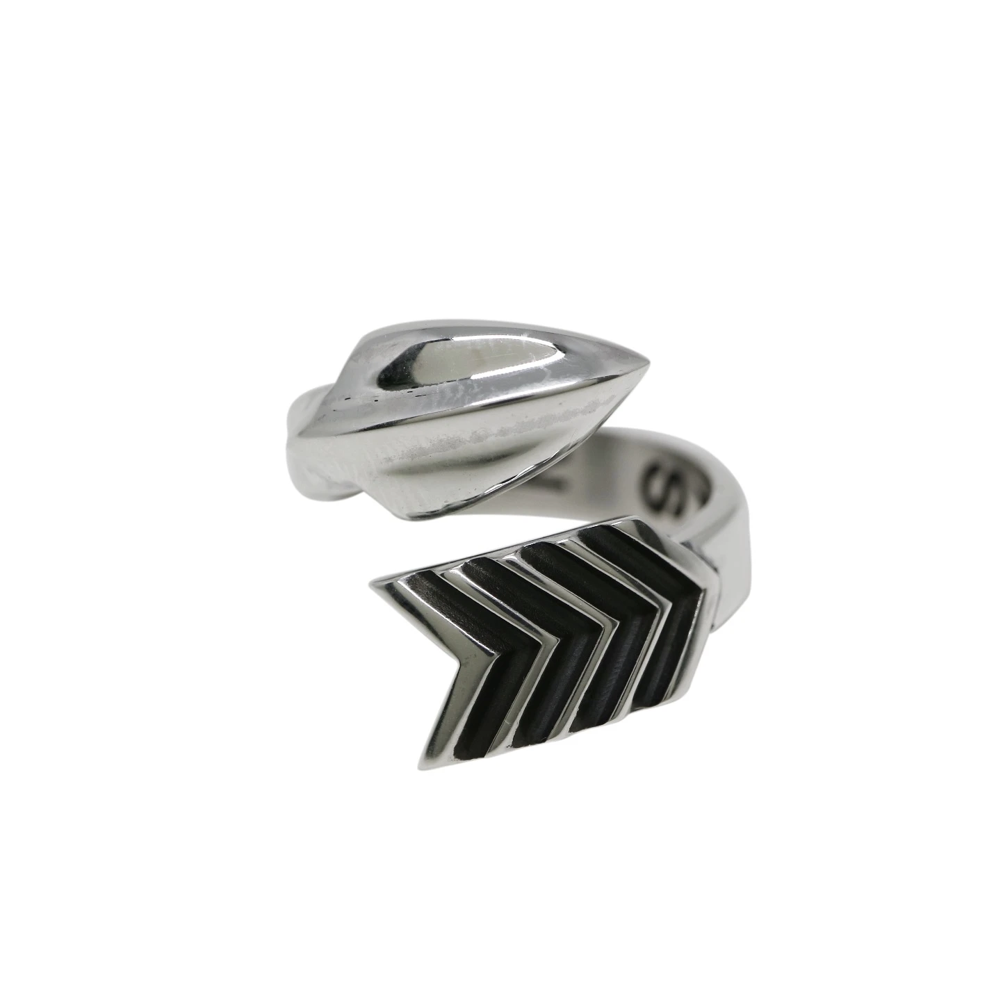CS SYMBOL LEFT TWISTED ARROW RING / SINGLE CODY SANDERSON Official ...