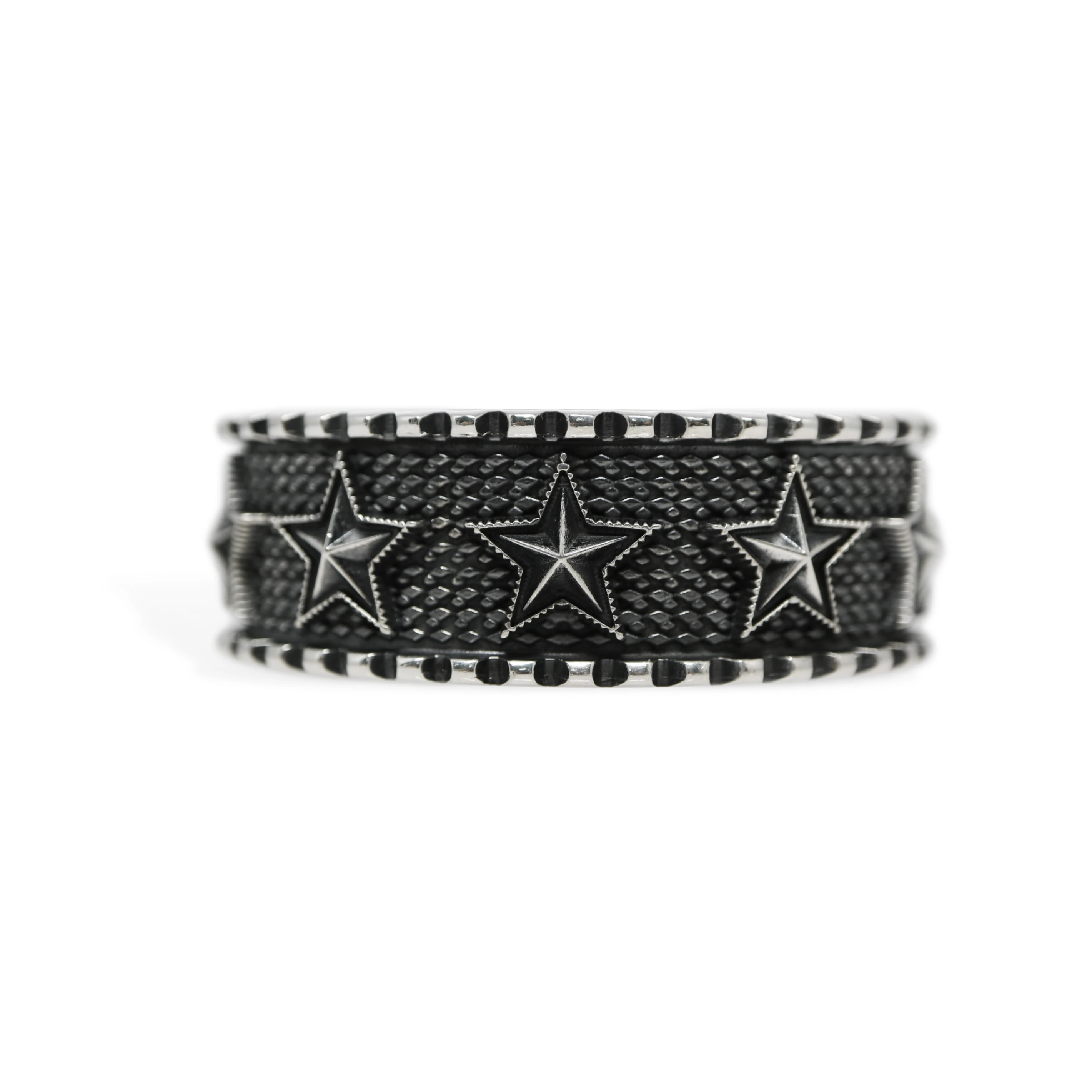 20 MM STAR BANGLE CUFF