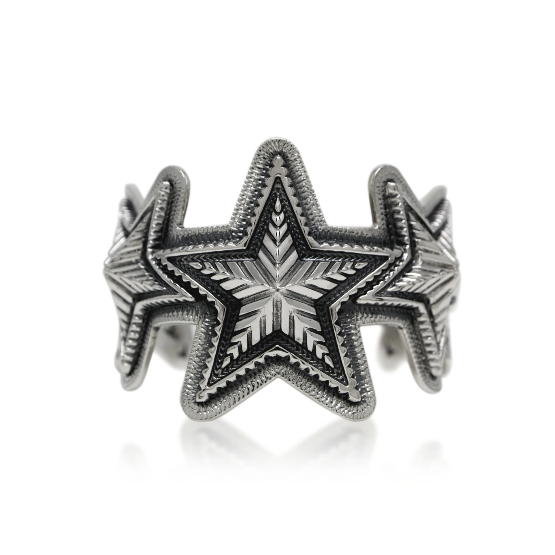 BIG CENTERED DEPP STAR CUFF