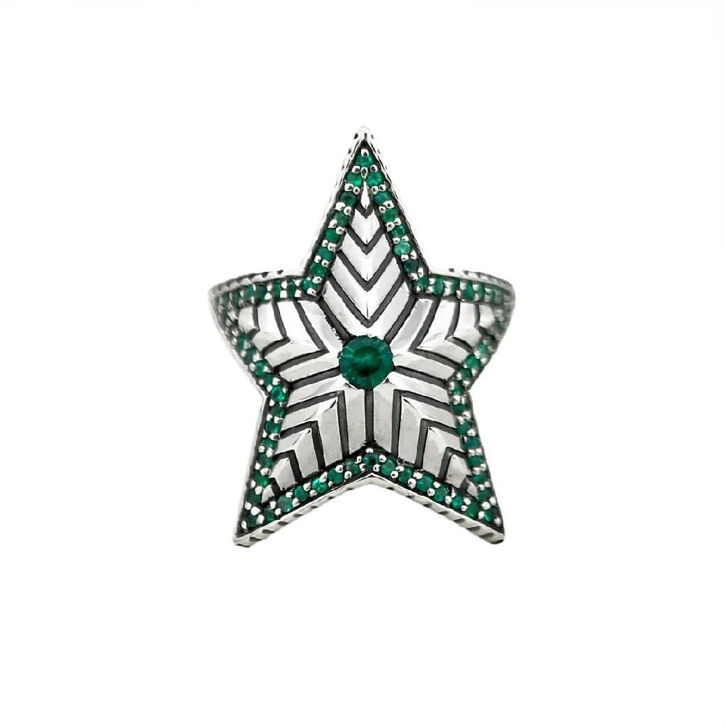 SMALL DEPP STAR RING WITH NATURAL STONES - EMERALD