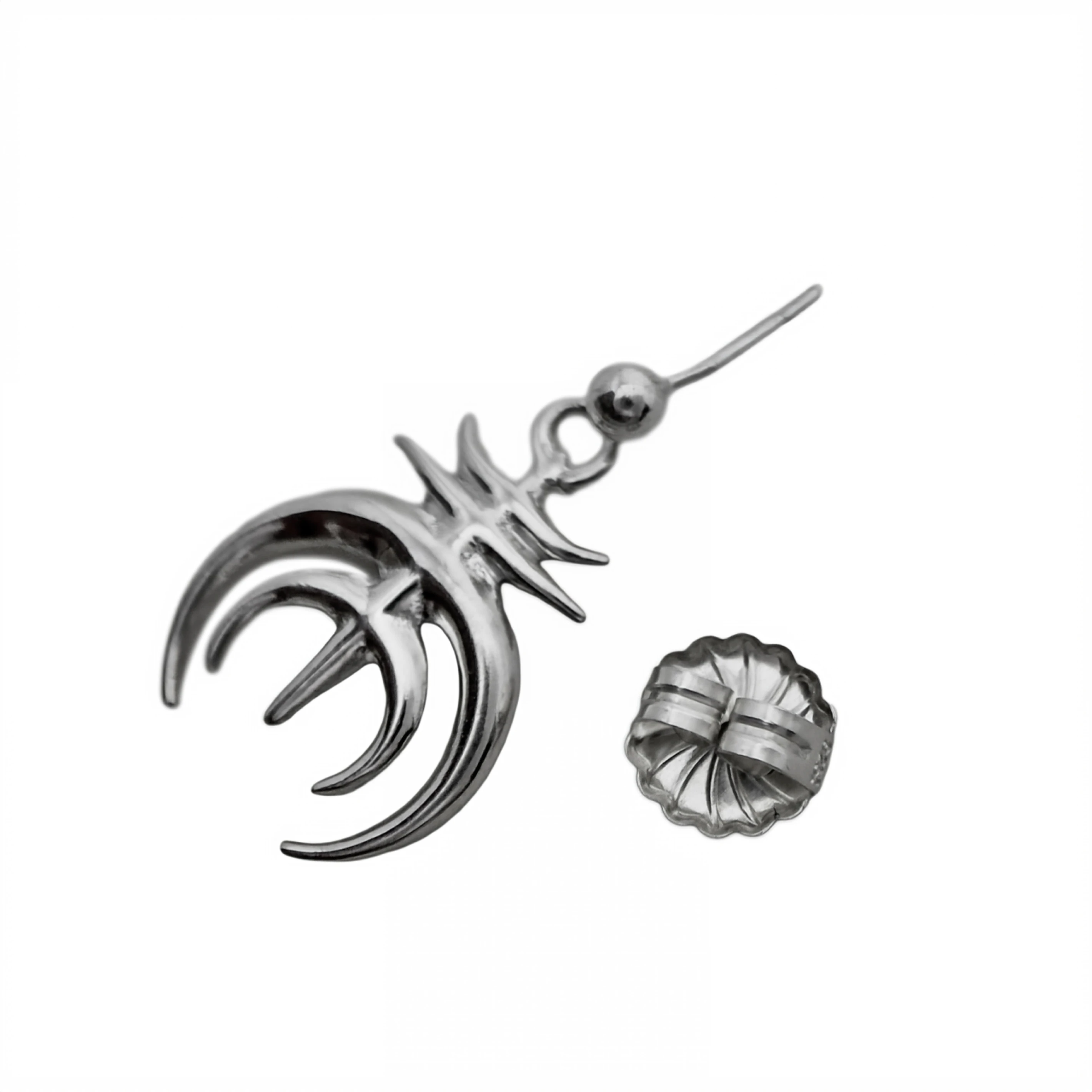 SMALL EAST MEETS SOUTH WEST NAJA EARRING-2