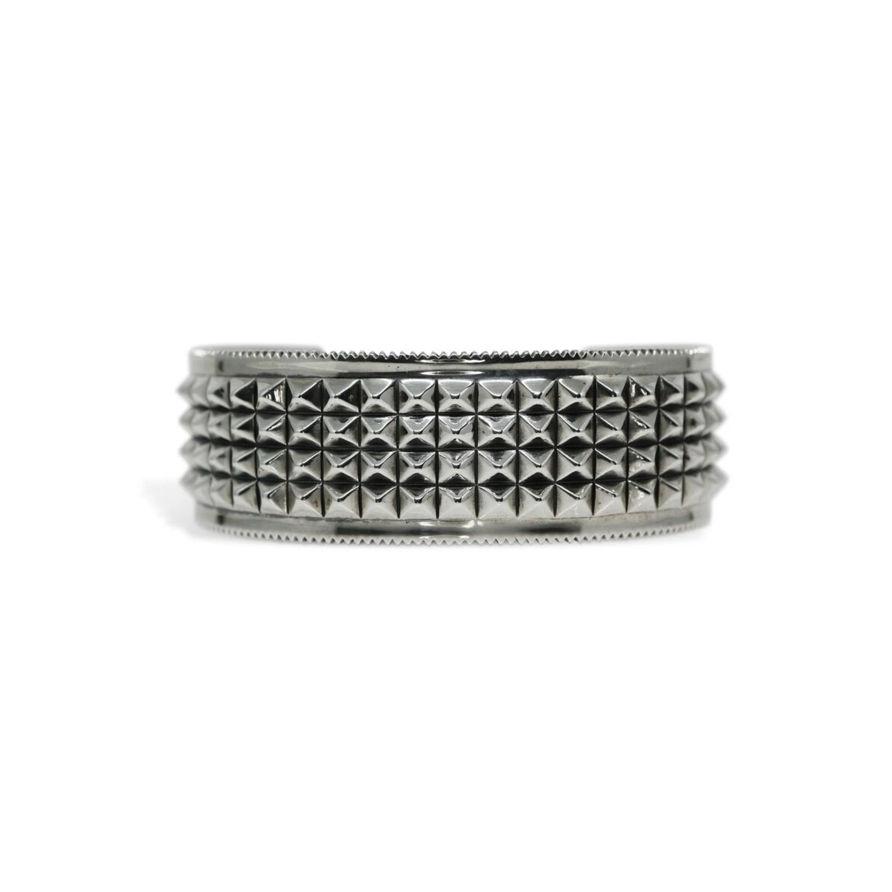4 ROW PYRAMID SPIKE W / COIN EDGE CUFF