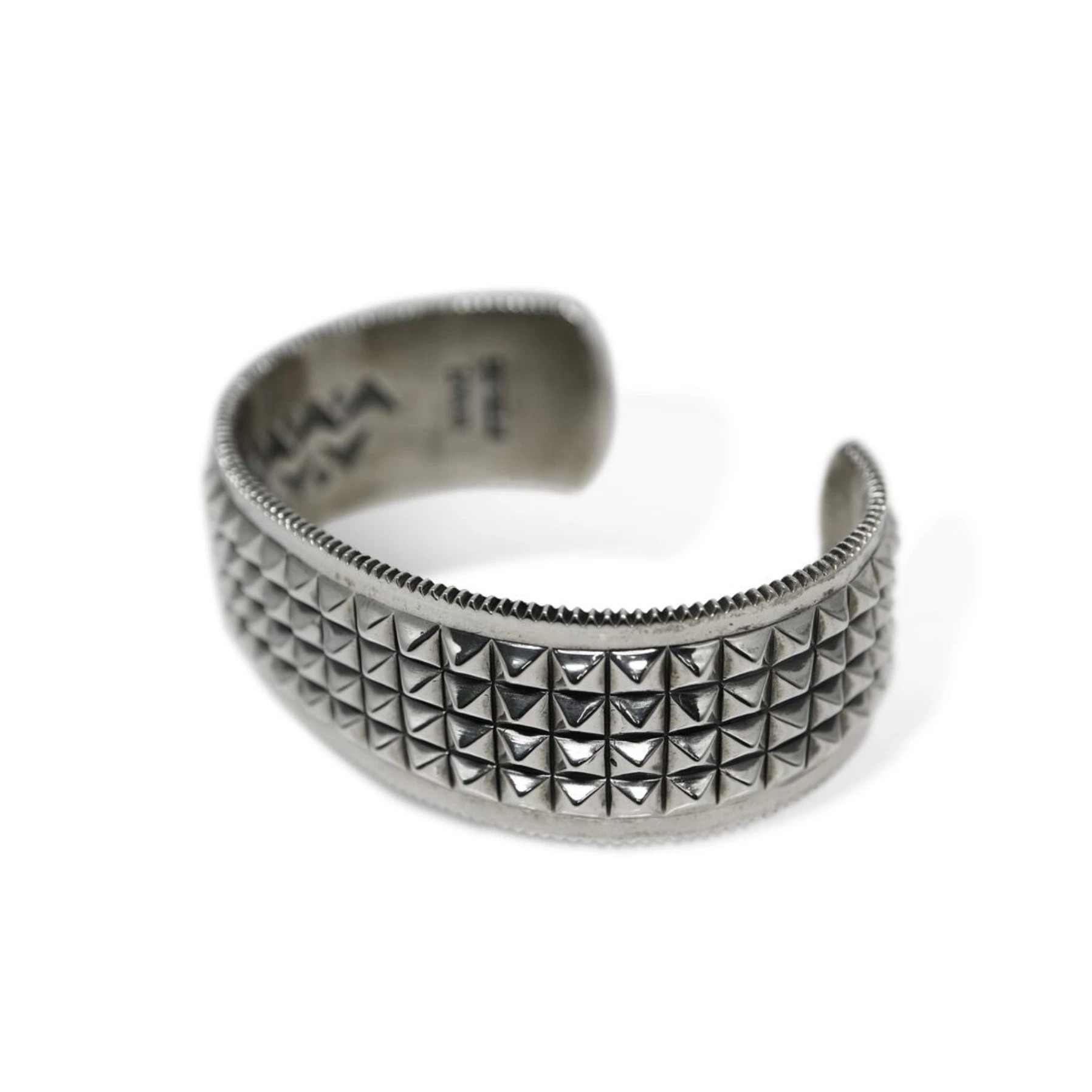 4 ROW PYRAMID SPIKE W / COIN EDGE CUFF