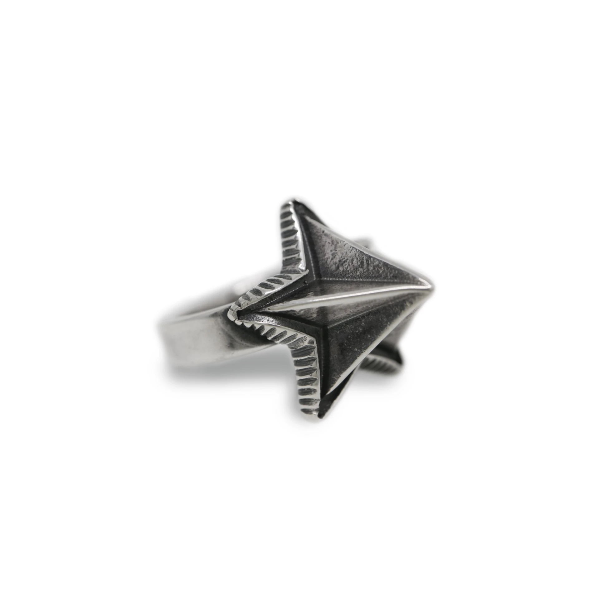 MEDIUM STAR SPIKE EXTRA HIGH RING