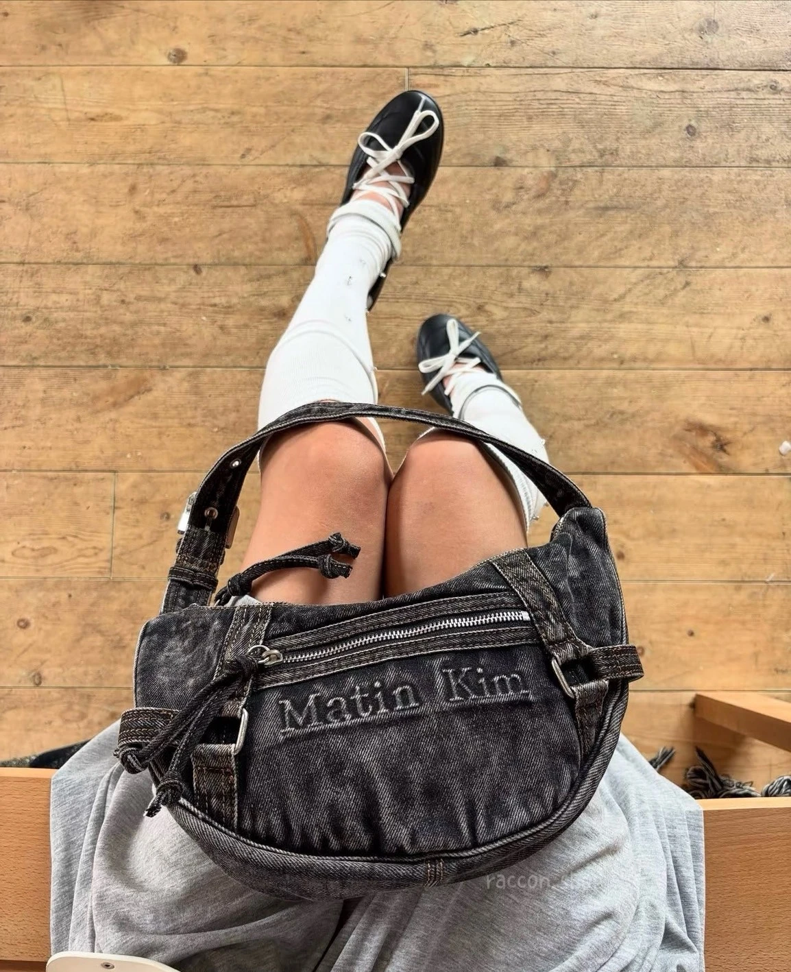 Matin Kim 水洗牛仔灰半月包