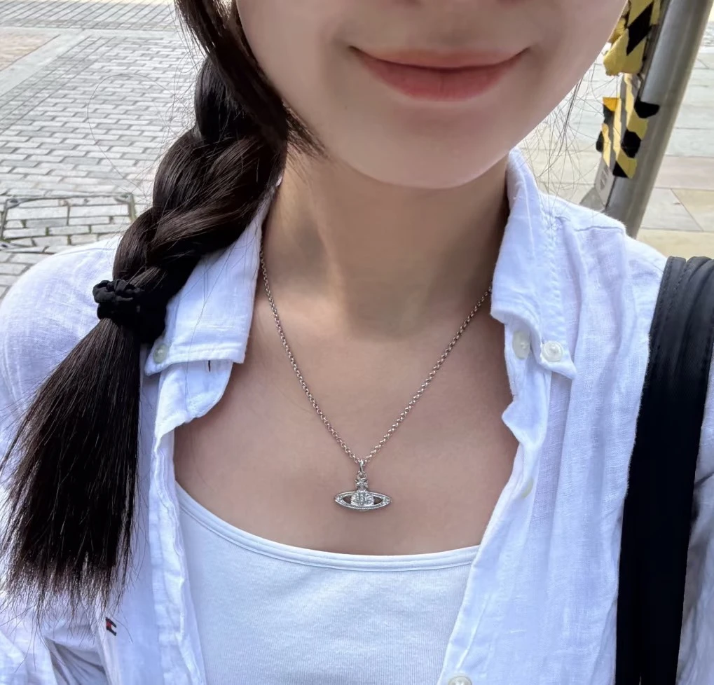 現貨Vivienne Westwood MINI BAS RELIEF PENDANT