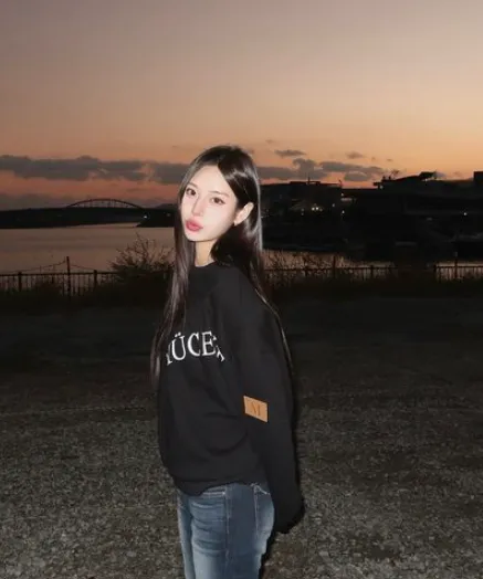 Mucent signature logo大學tee-2 colors LEATHER POINT SIGNATURE MTM UNISEX