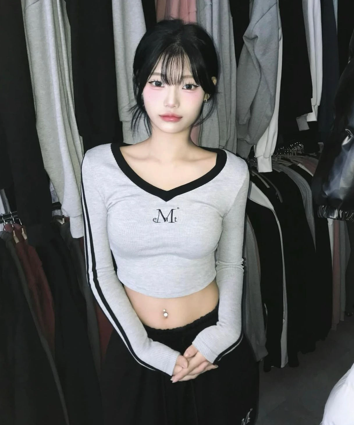 Mucent V領高爾夫球衫 BINDING TRACK LINE V-NECK T