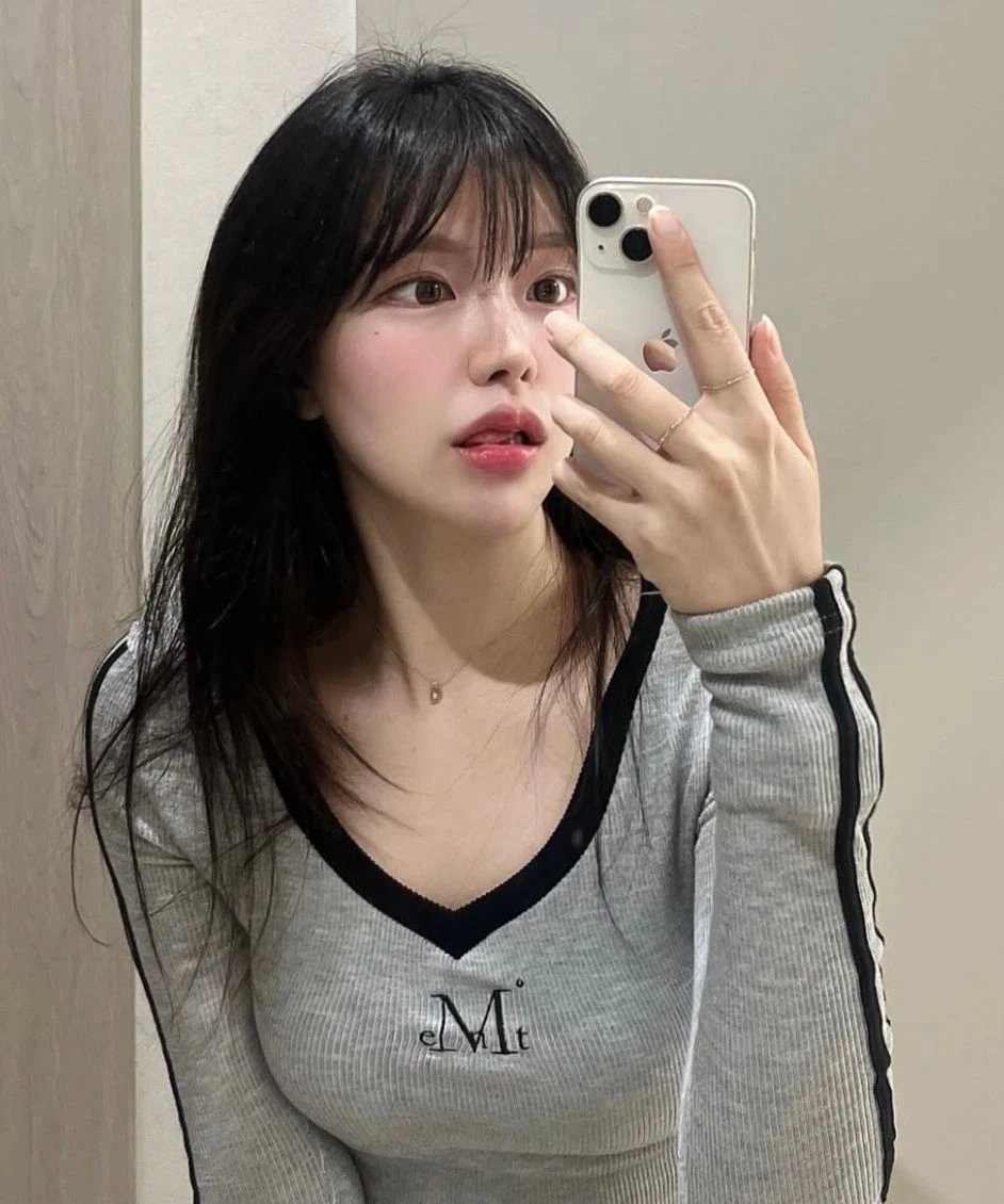 Mucent V領高爾夫球衫 BINDING TRACK LINE V-NECK T