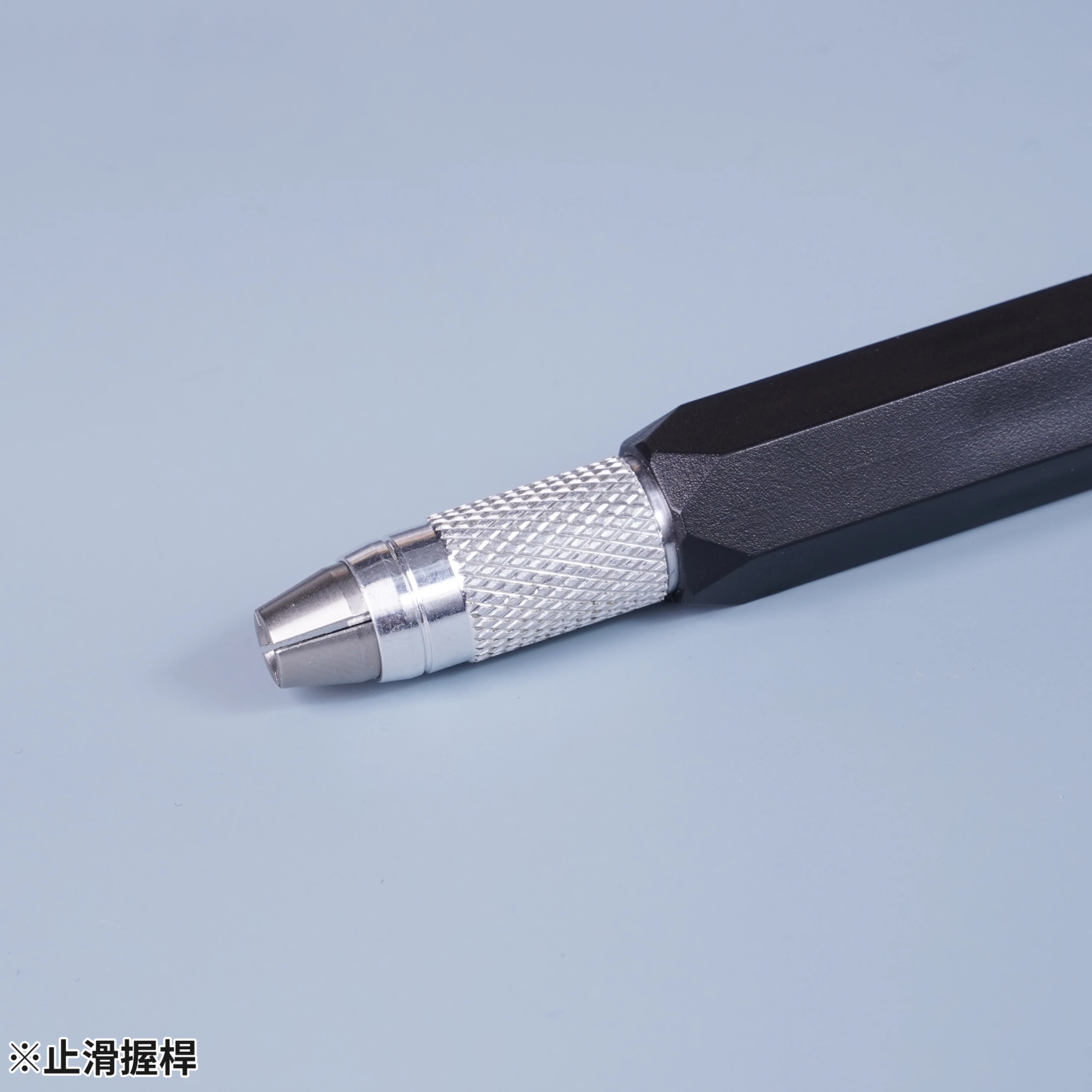 MADWORKS MH-18 新版平價塑膠刀柄(銀)