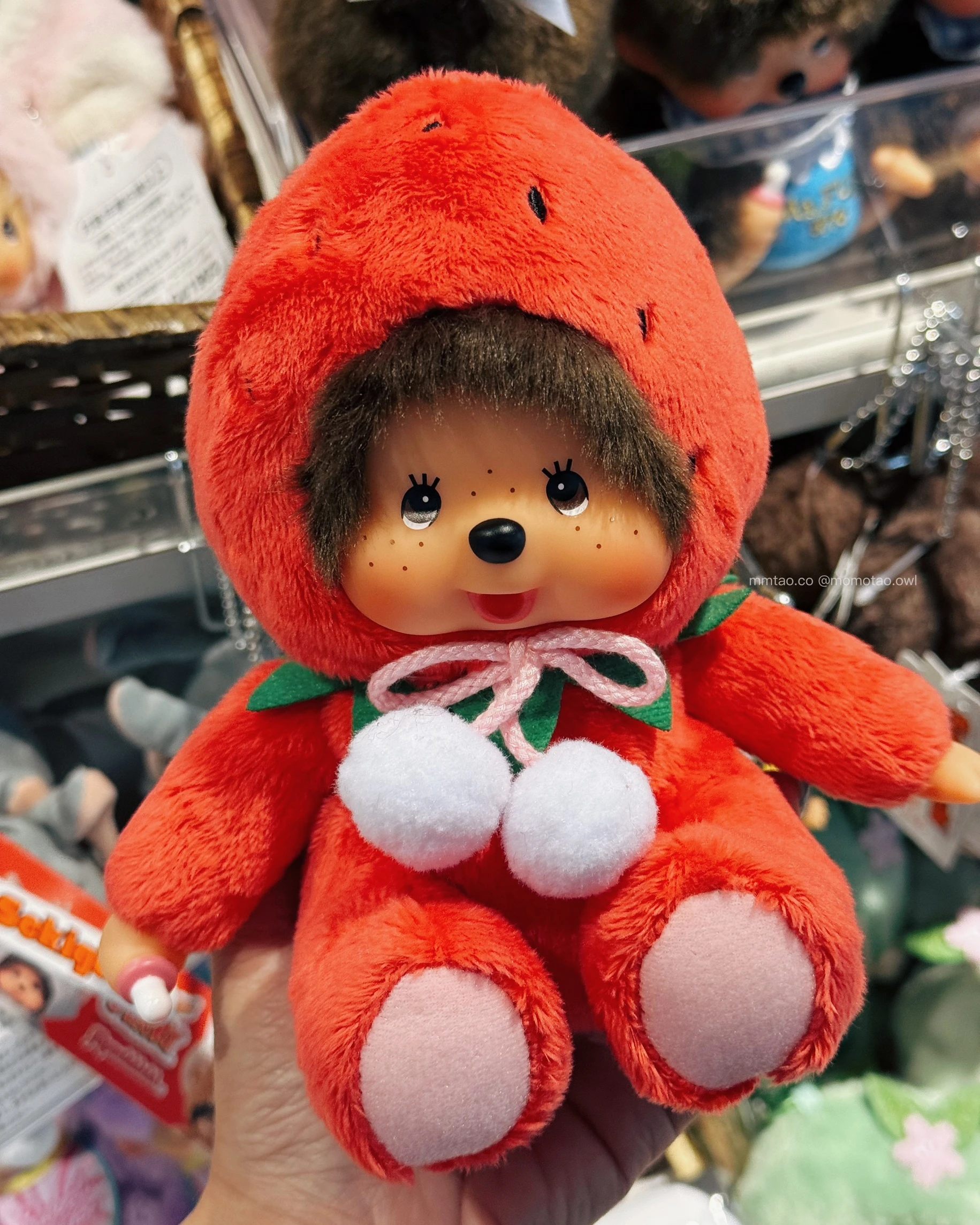 Monchhichi｜日本福岡限定 草莓坐姿S娃