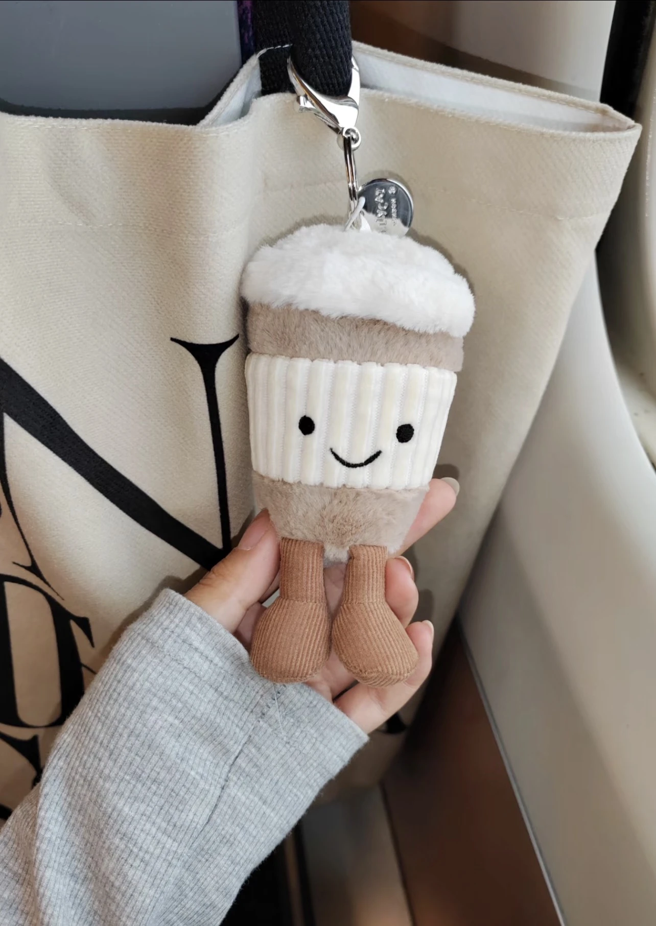 現貨｜Jellycat 拿鐵吊飾