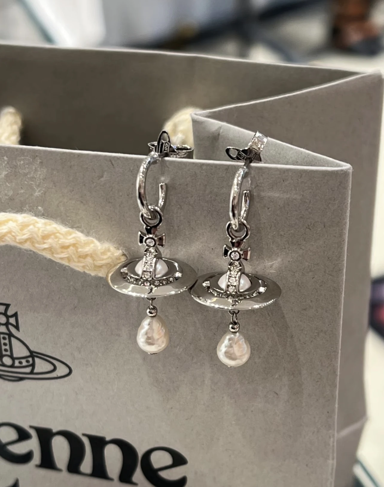Vivienne Westwood Aleksa 水滴耳環