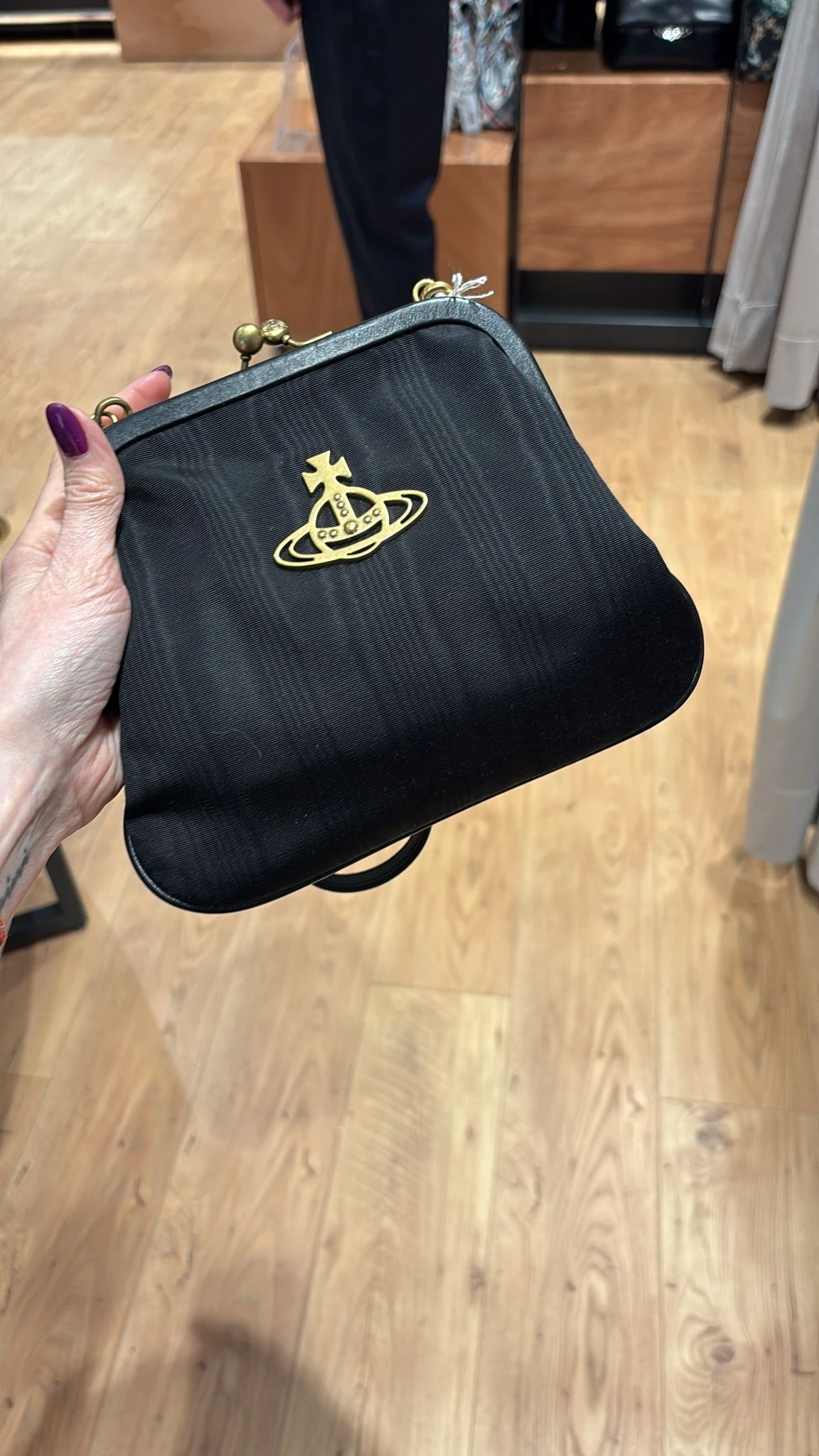 Vivienne Westwood 特賣 黑色 腋下包