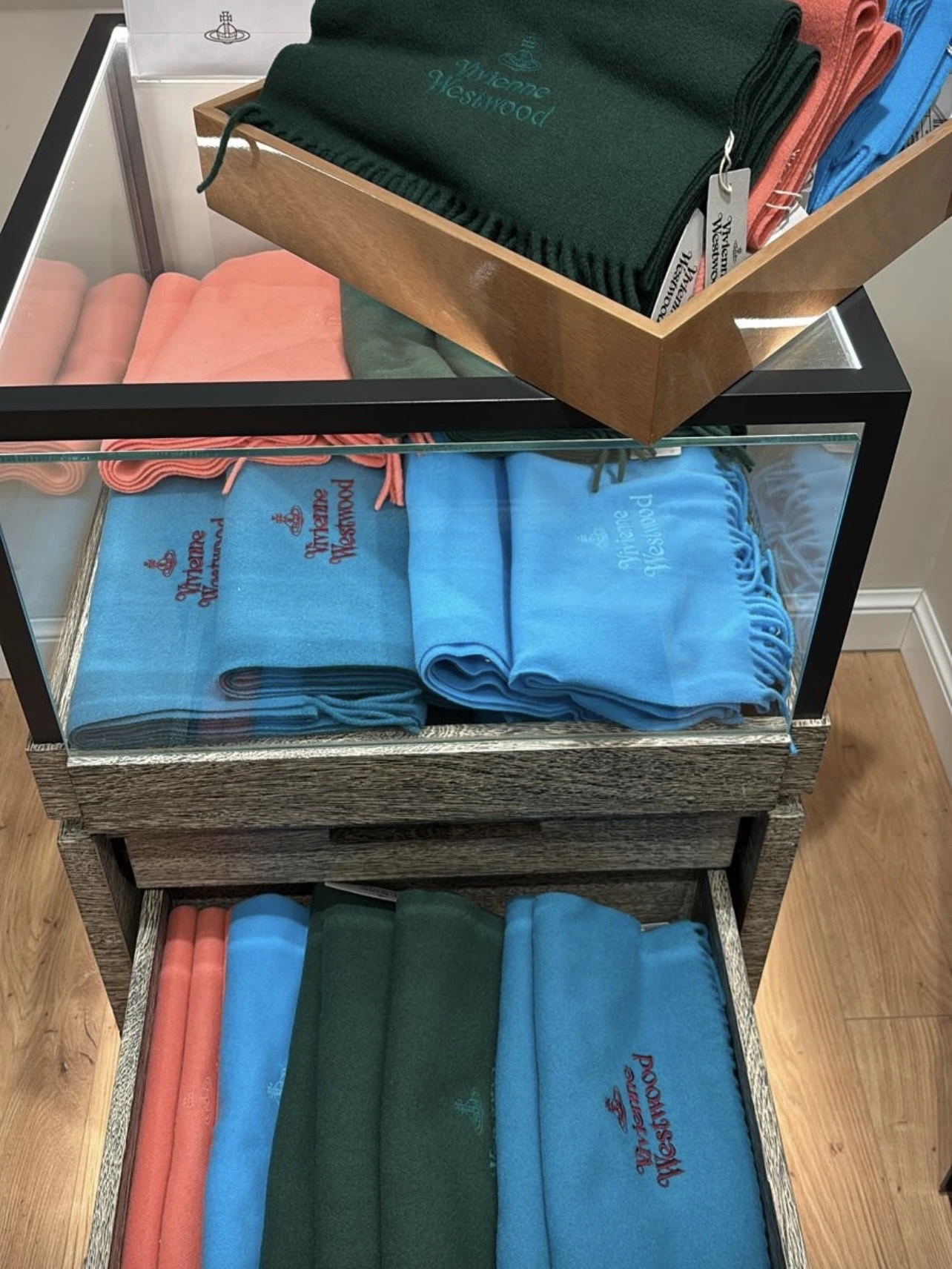 Vivienne Westwood 特賣 羊毛圍巾 綠色