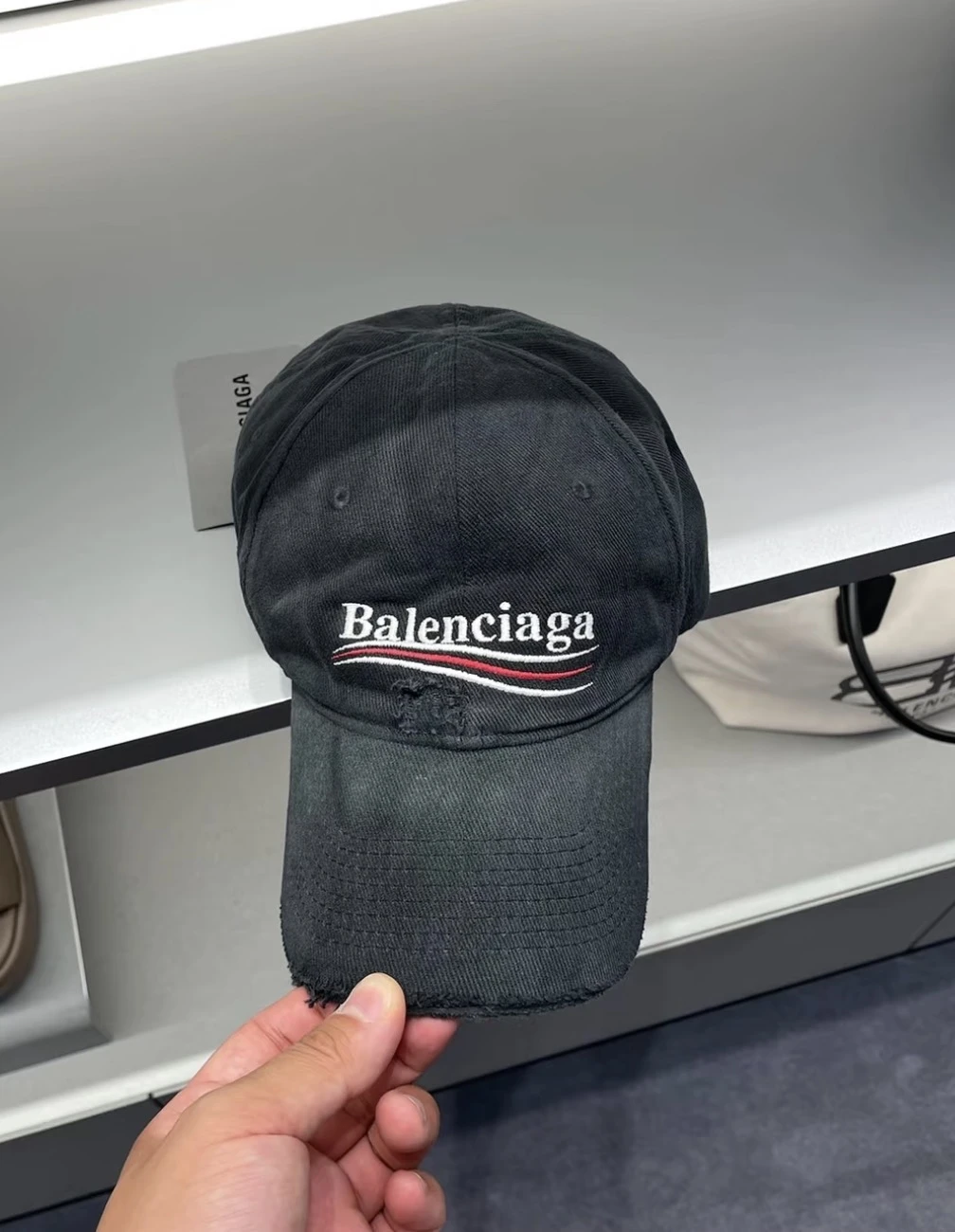 現貨 Balenciaga 黑色缺角可樂棒球帽