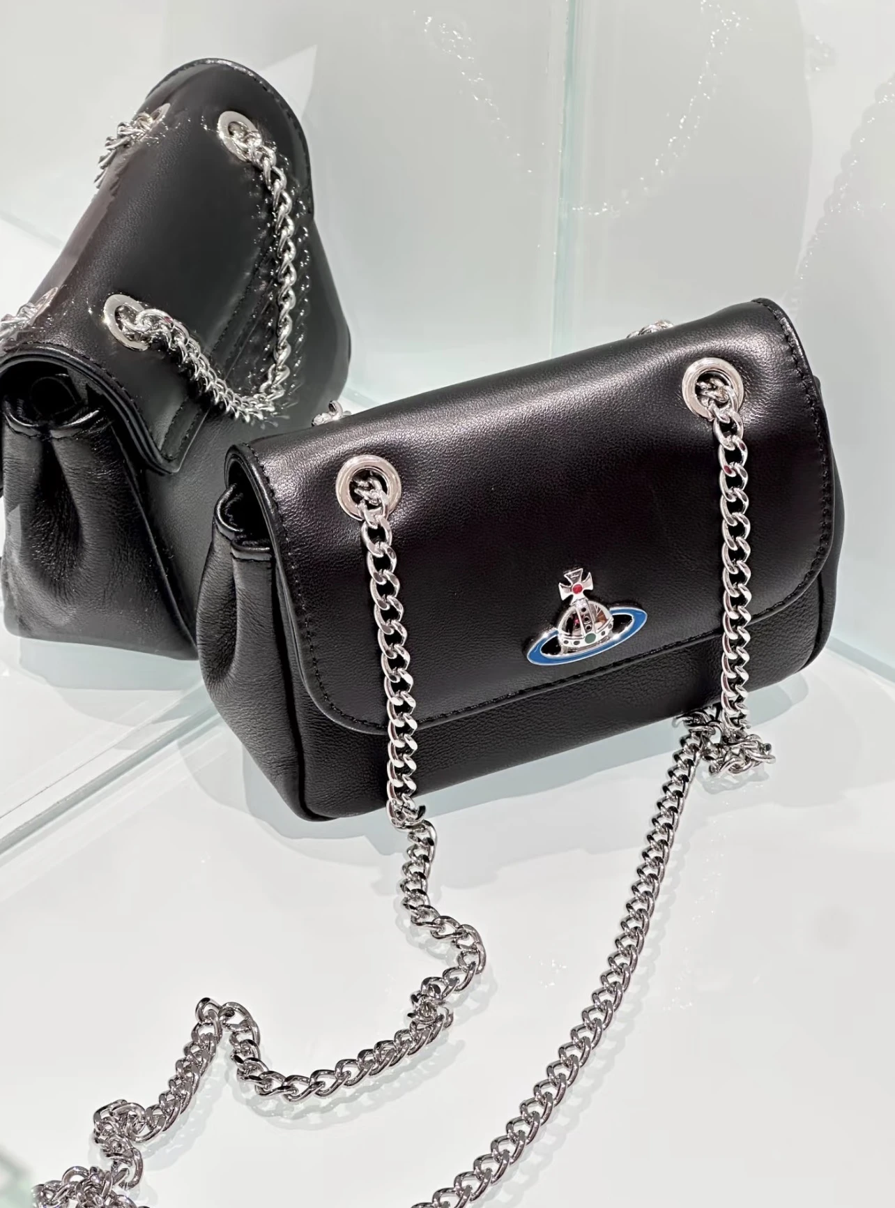 <歐洲特賣>Vivienne Westwood 鏈條包 黑色 深棕色