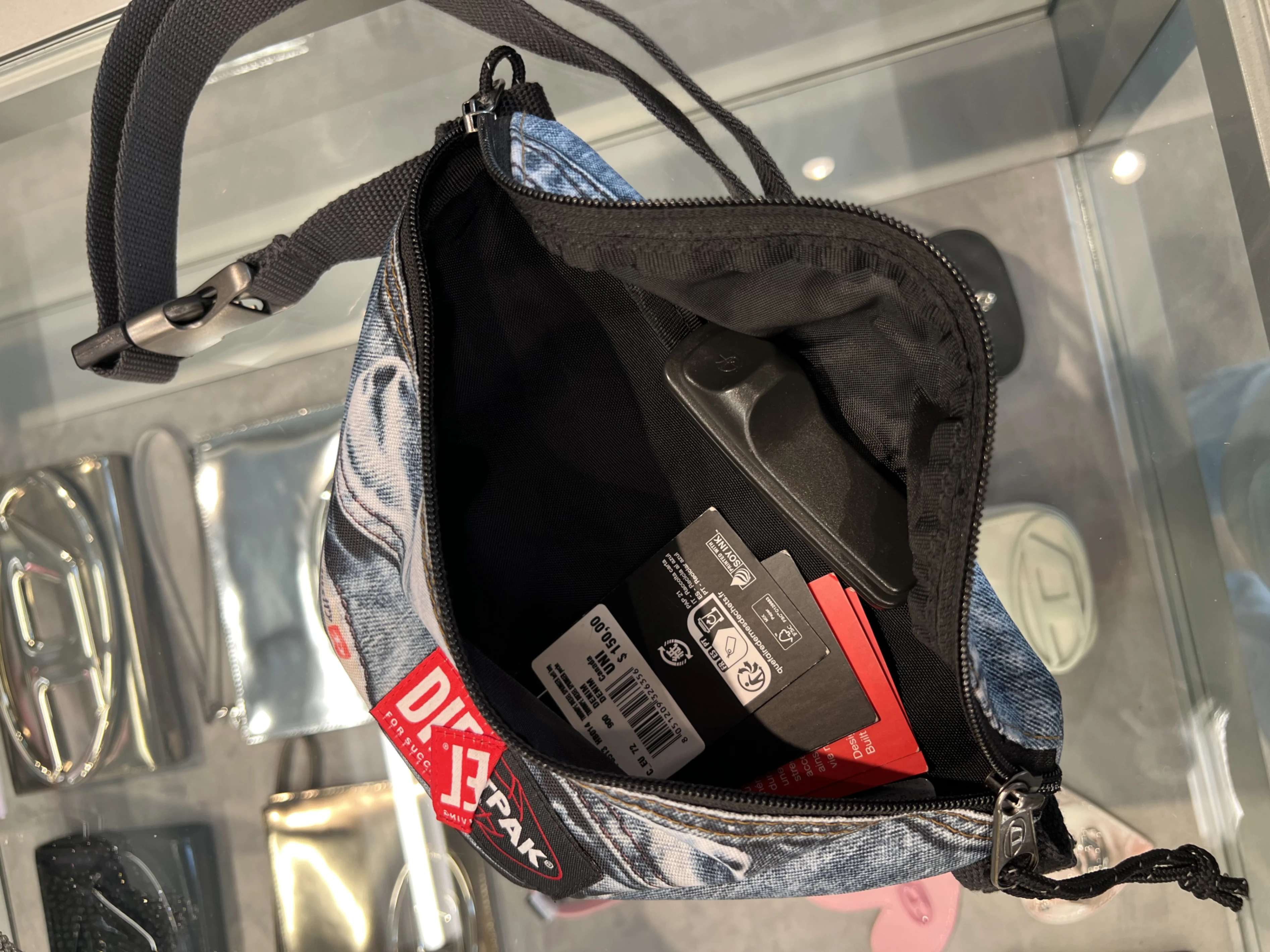 Diesel outlet 折上折 聯名胸包