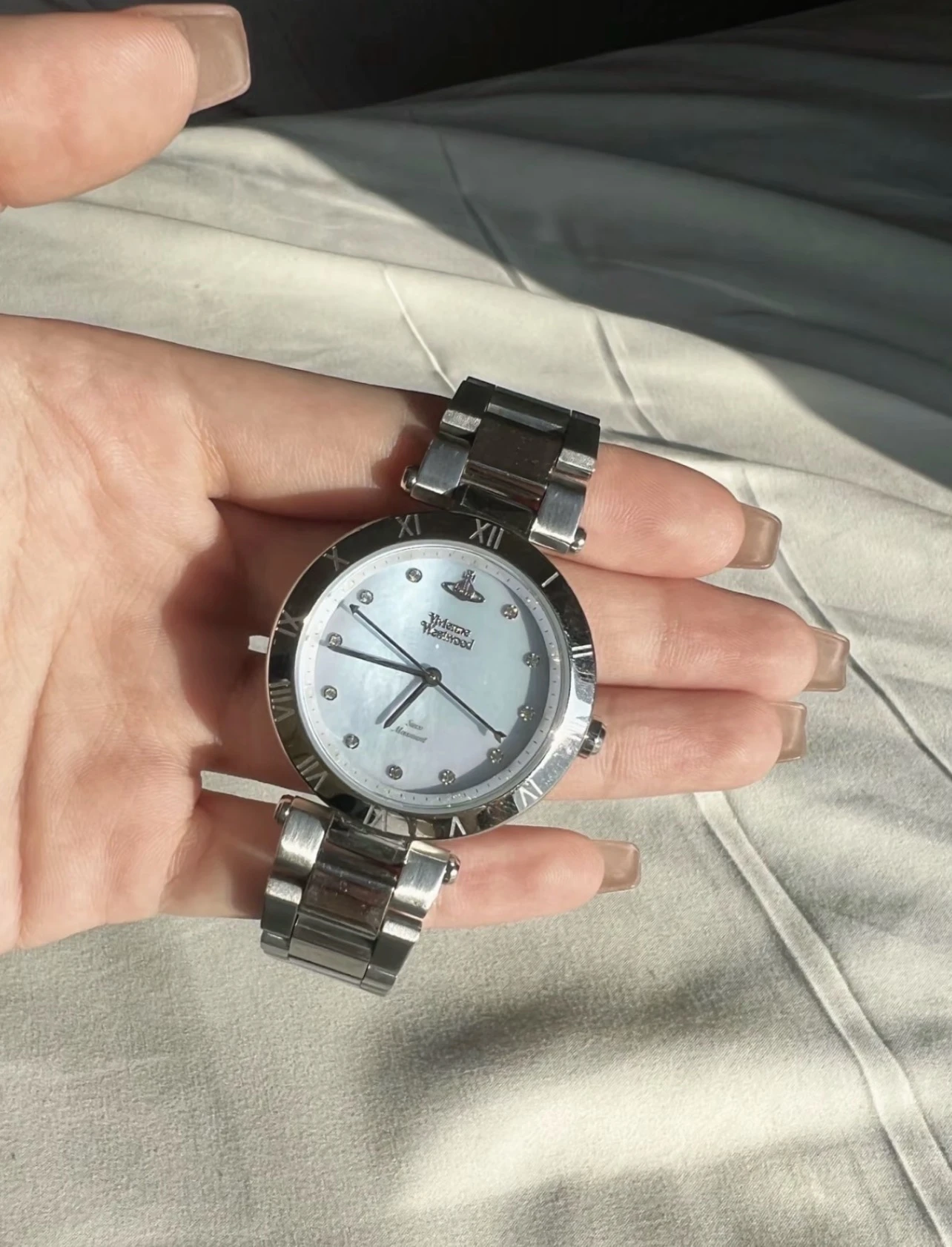 VIVIENNE WESTWOOD Montagu 貝母手錶