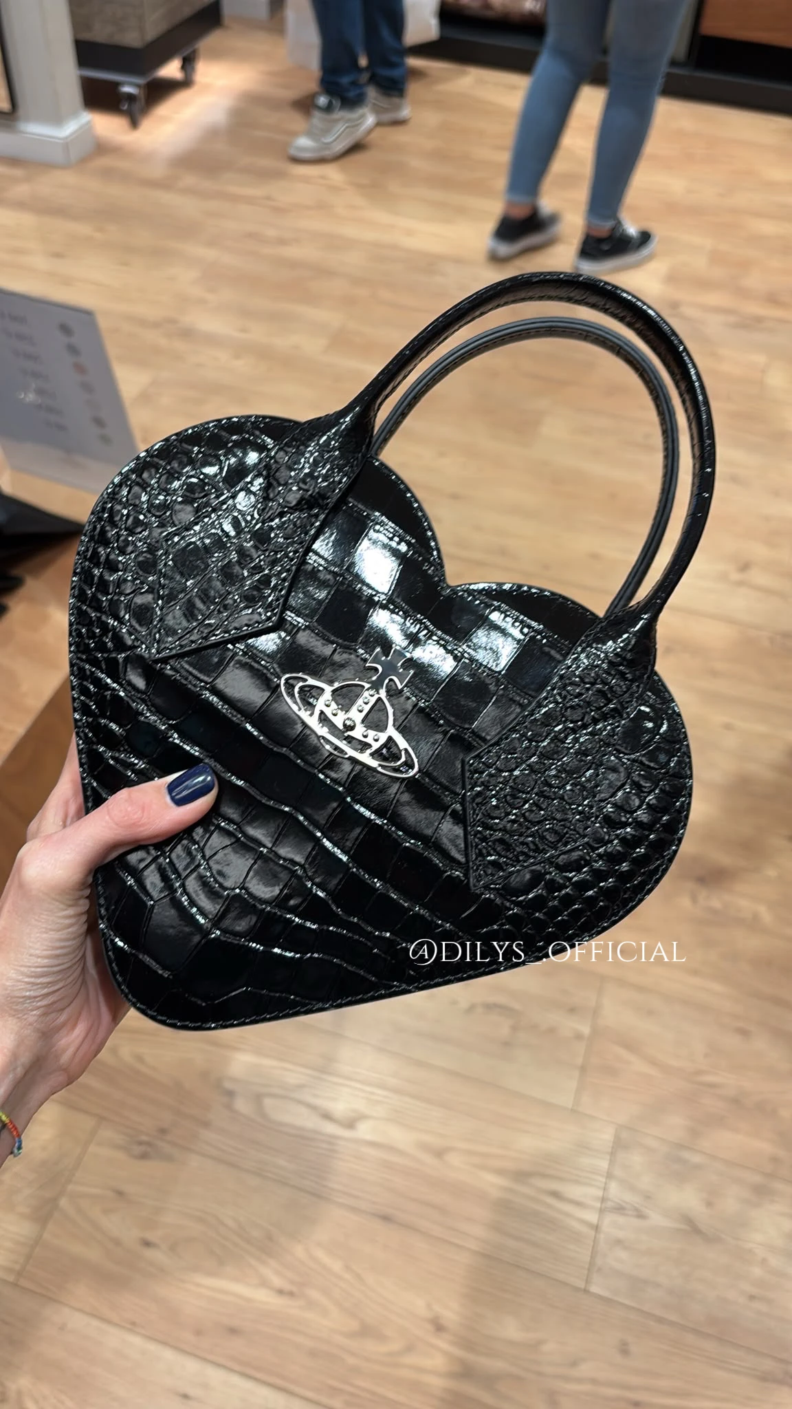 客訂｜Vivienne Westwood 特賣 黑色鱷魚紋愛心包