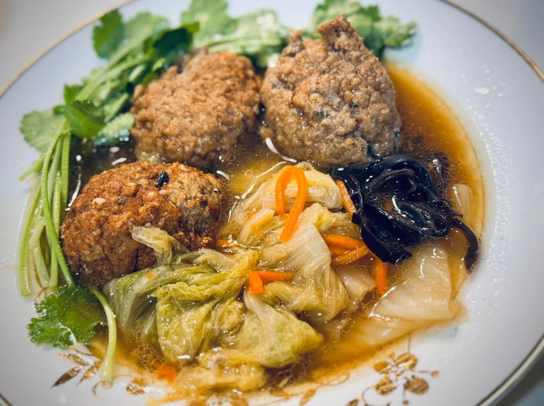 冷凍食品 / 紅燒獅子頭白菜滷