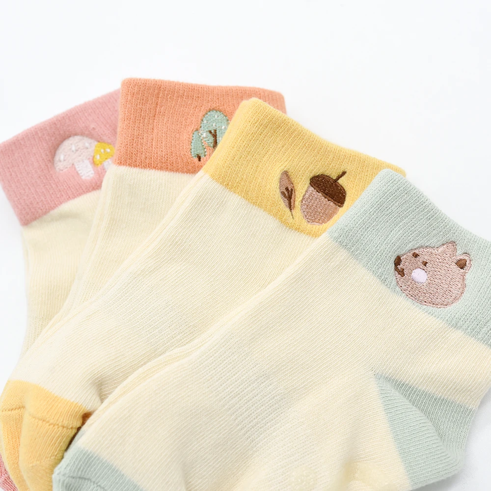 抗菌除臭刺繡寬口襪(4雙包色組)